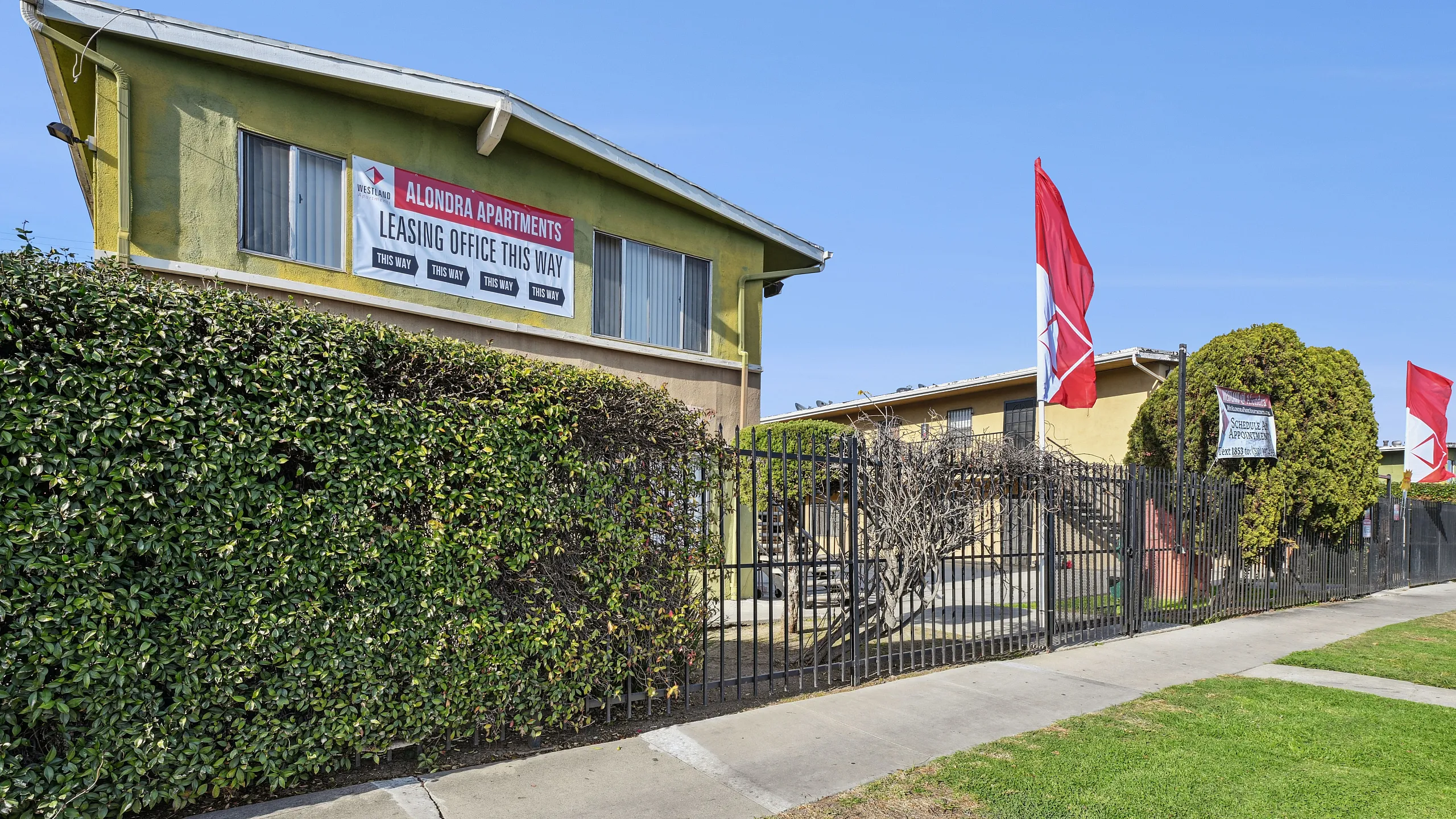 Alondra Apartments