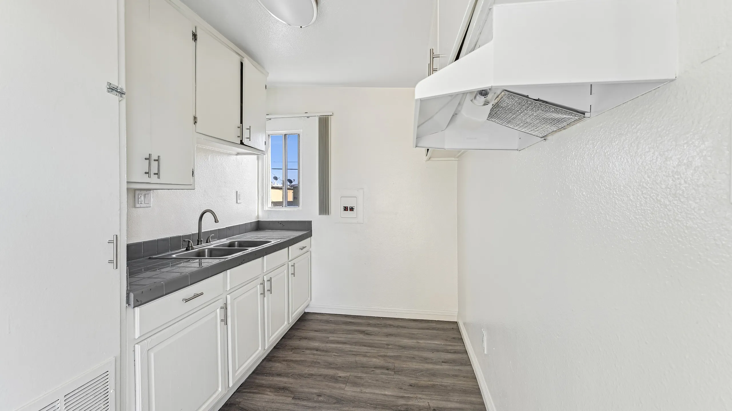 Alondra Apartments