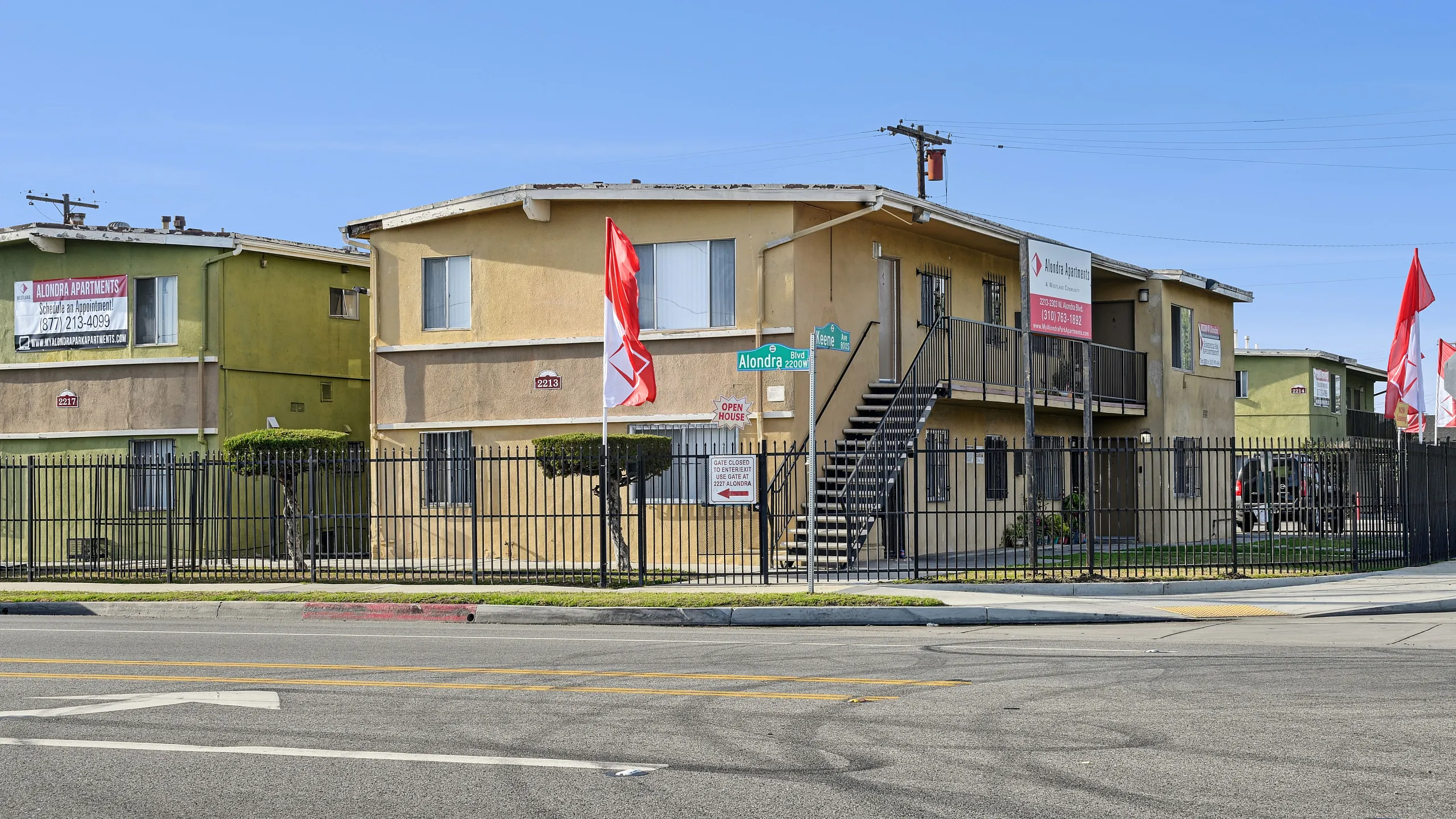 Alondra Apartments