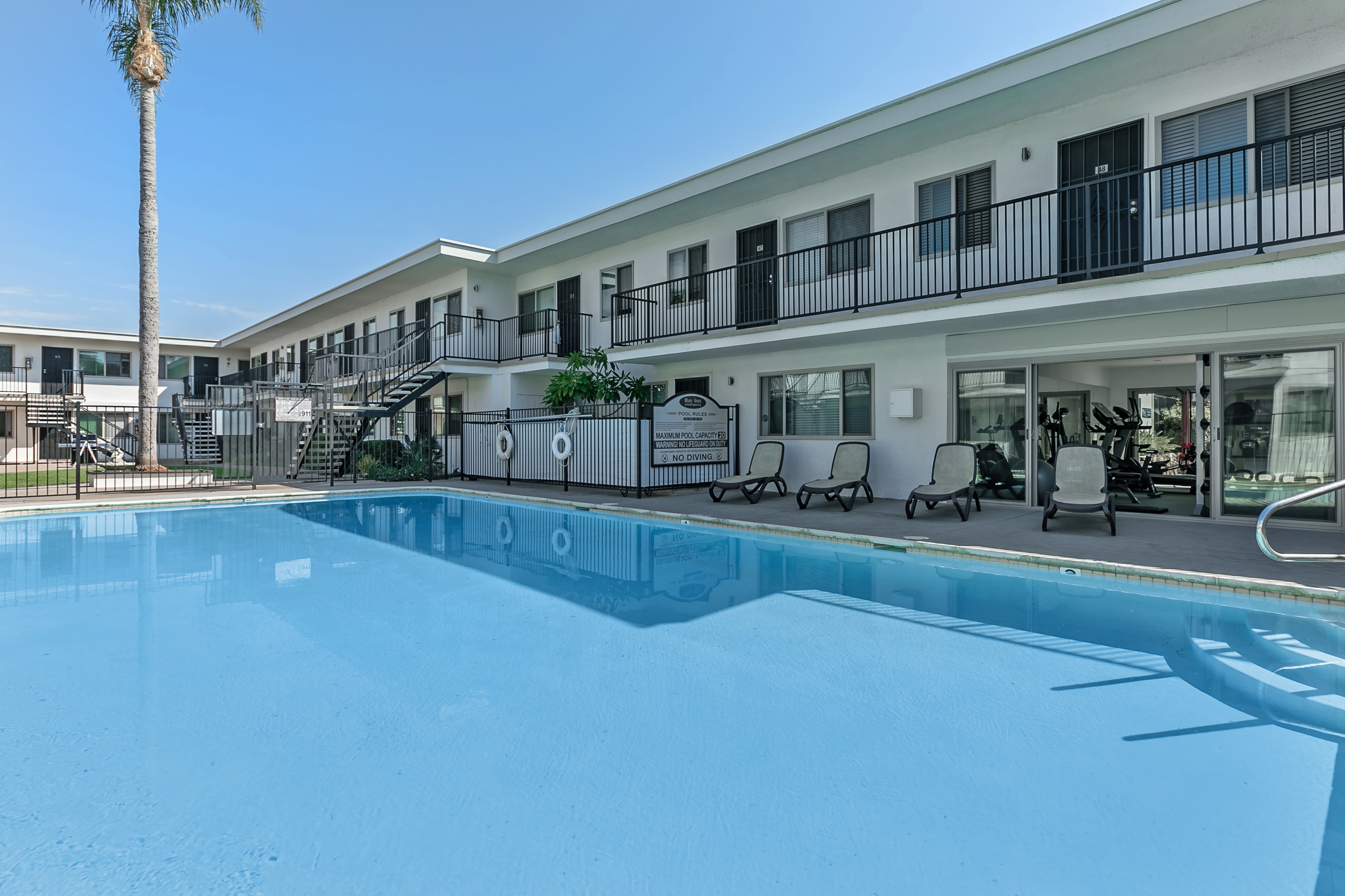 Avaz Pacific Beach Apartments In San Diego, CA