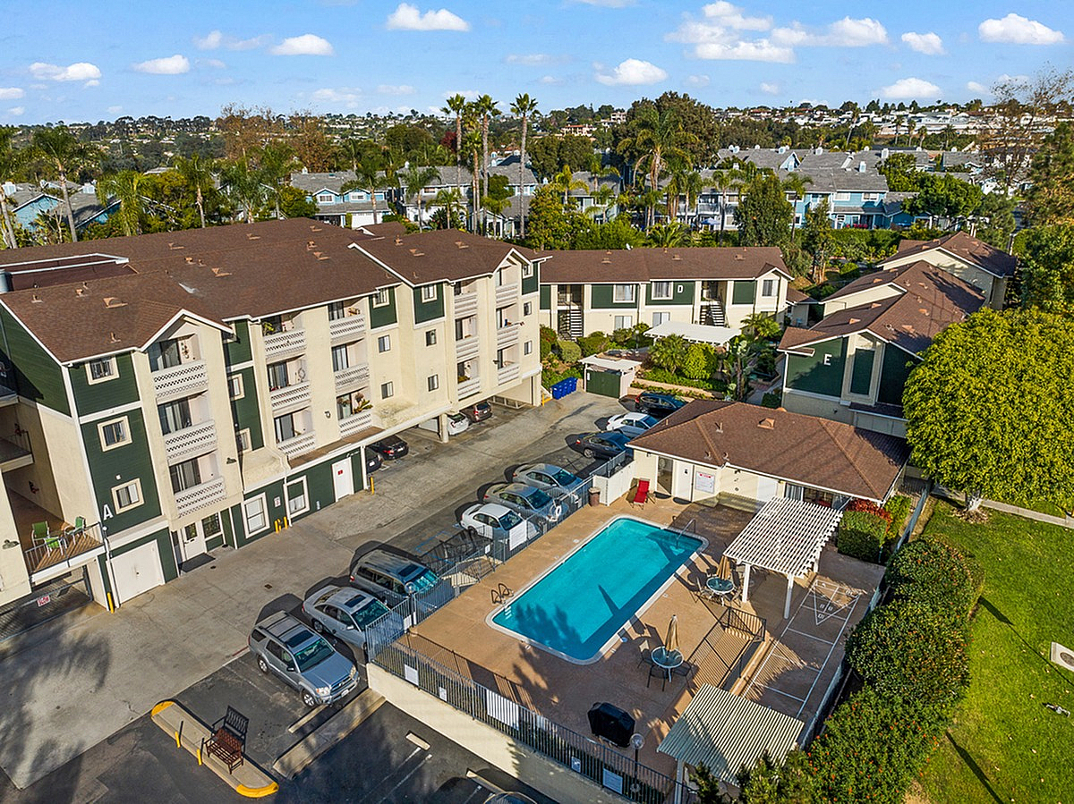 Photos & Virtual Tour | Encinitas Terrace Apartments in Encinitas