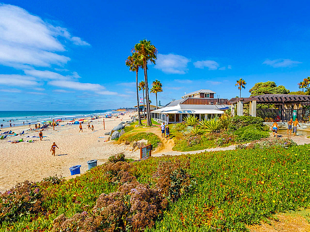 beach at camino del mar