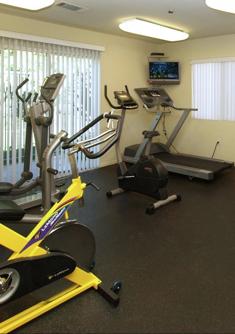 fitness center at Cypress Villas apartment homes