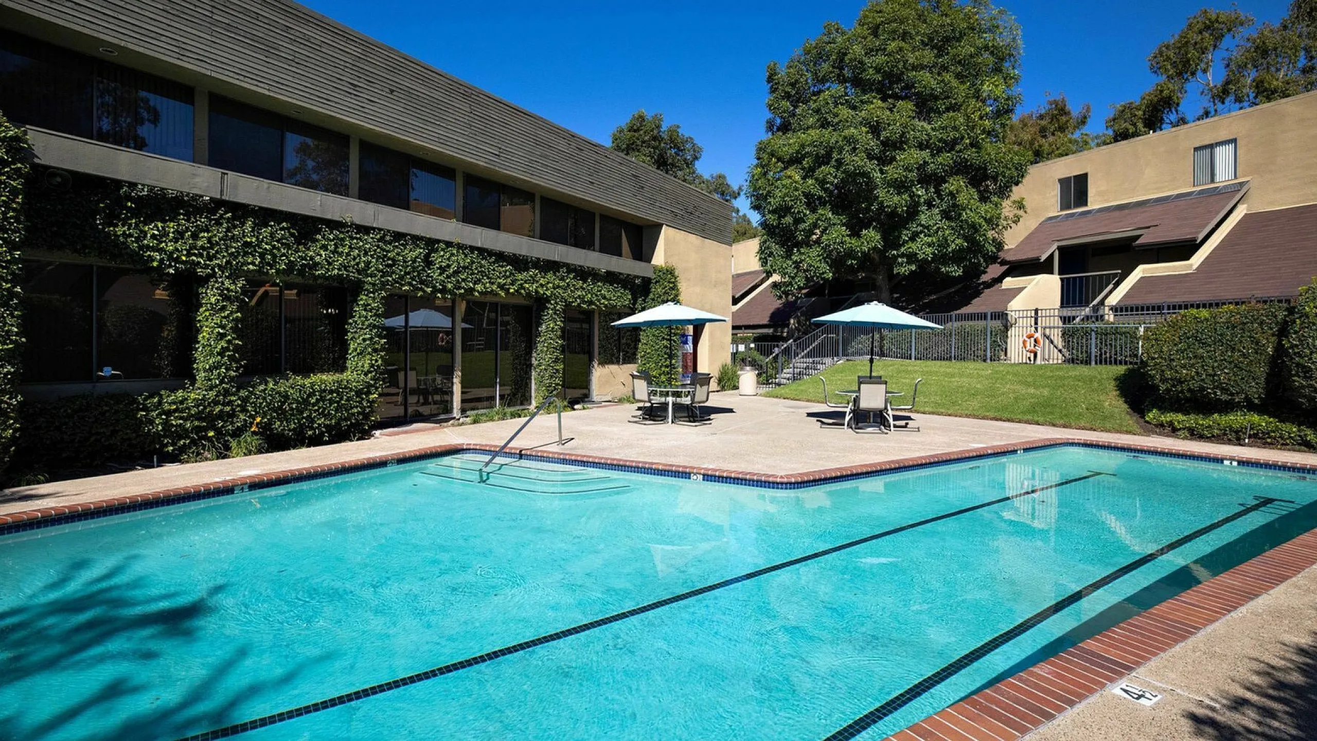 pool at canyon park apartments