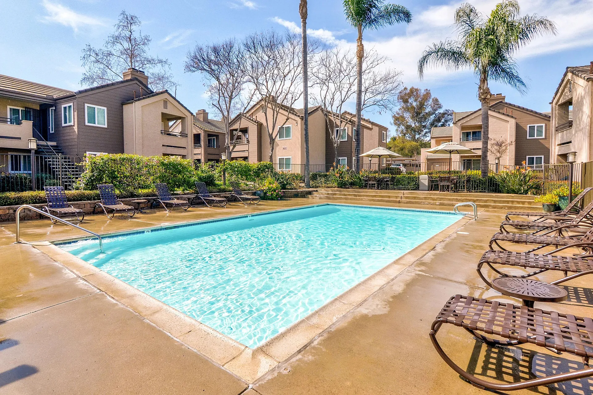 pool at fanita meadows apartments
