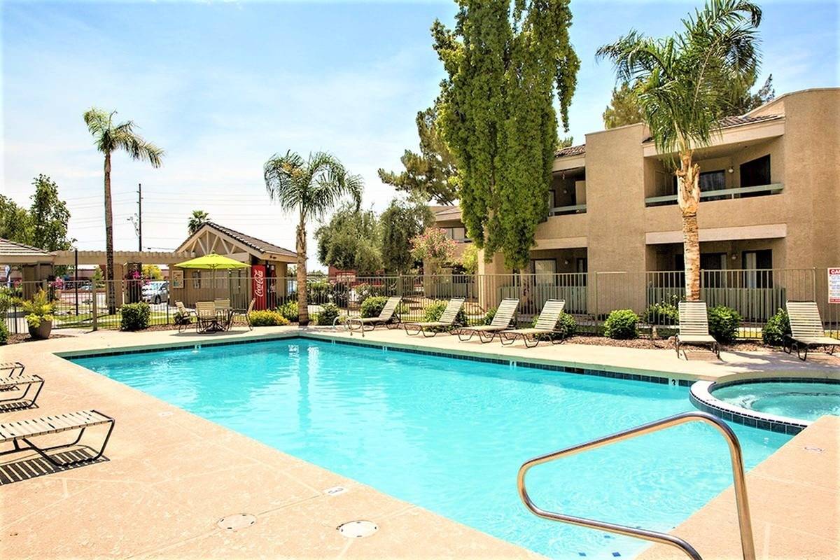 Silver Creek Apartments Photo Gallery | Phoenix, AZ Apartment Pictures