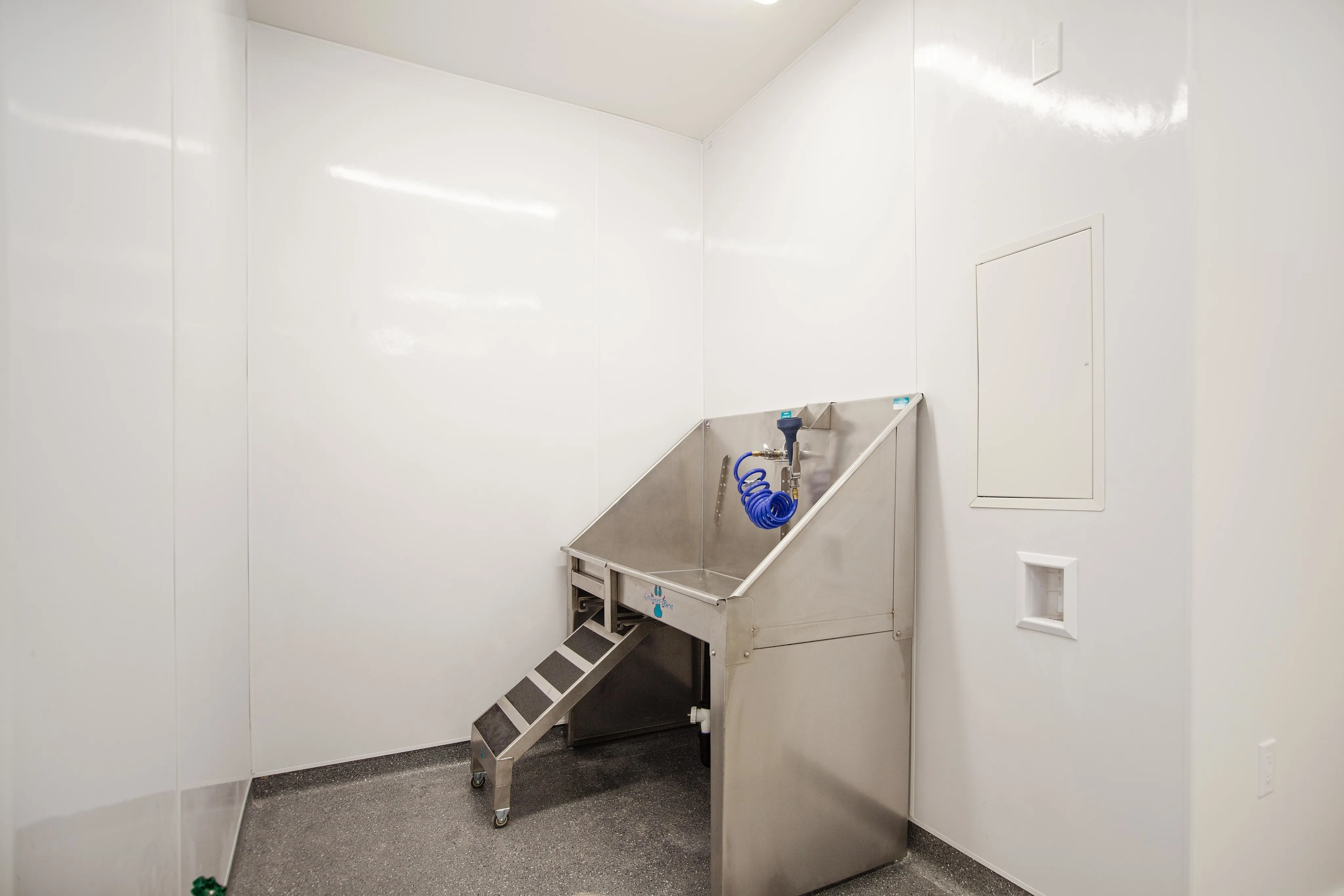 pet washing station at oro apartments