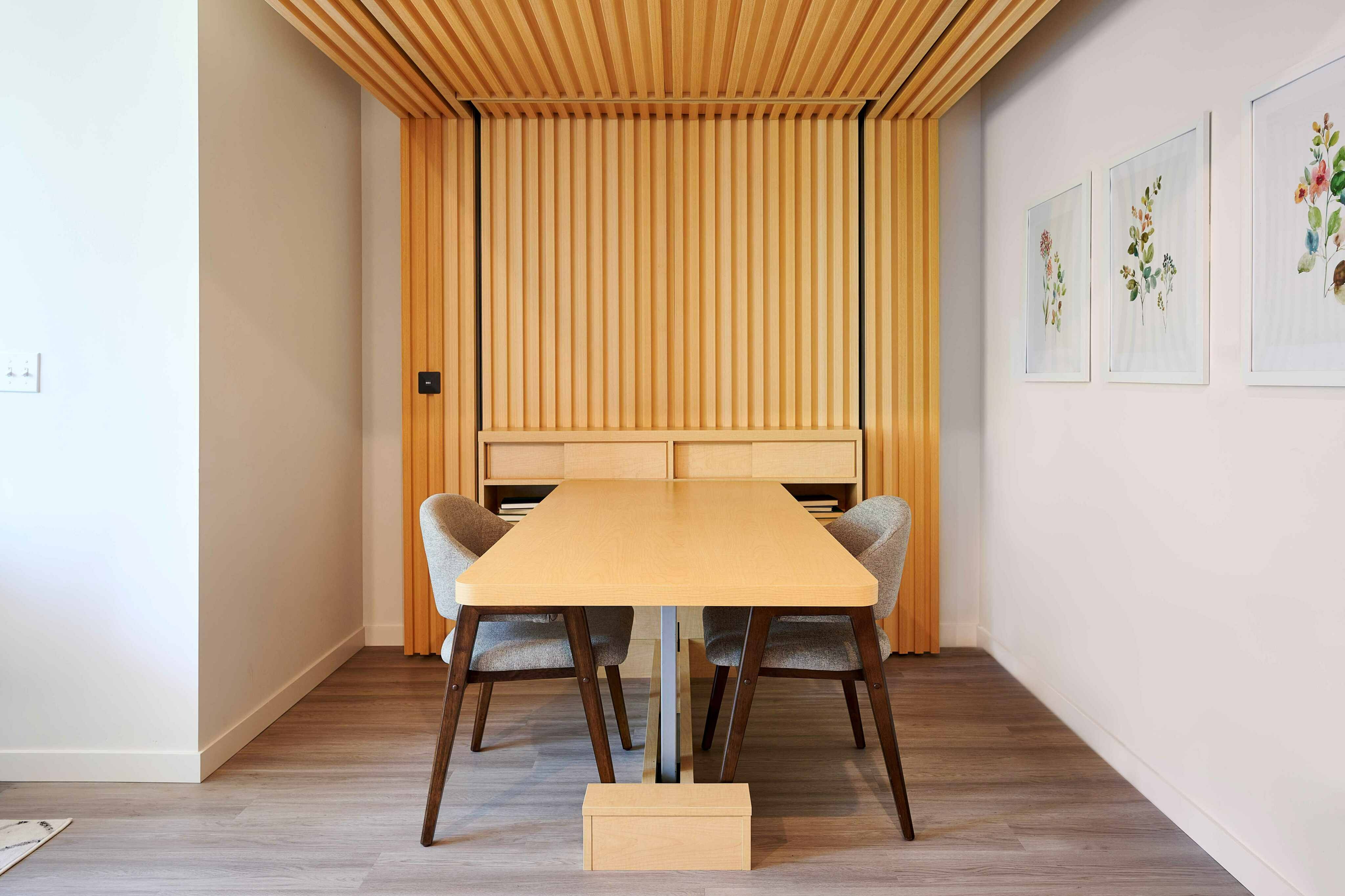 Fully furnished expandable studio