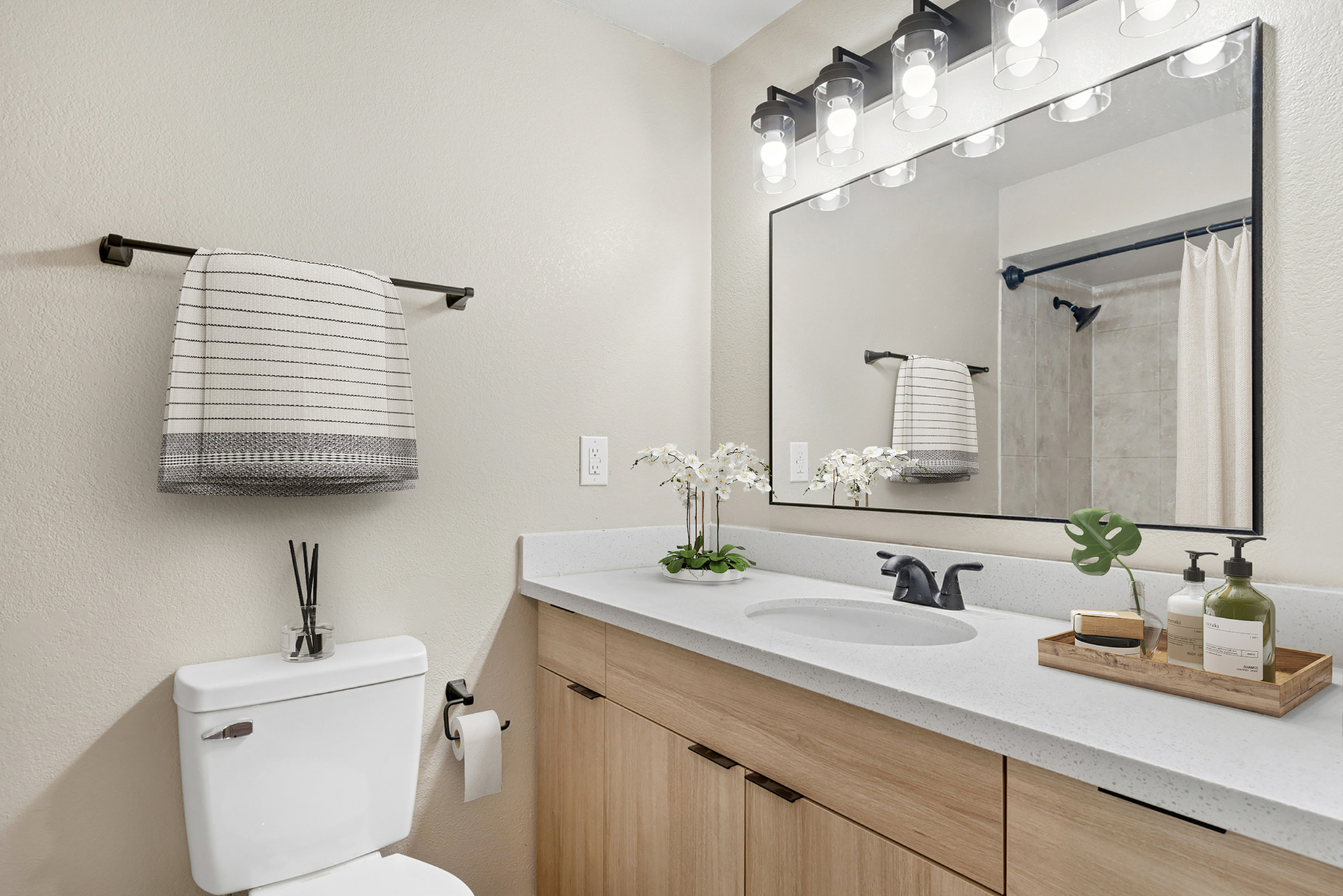 Virtually staged bathroom at Solaris at Tucson
