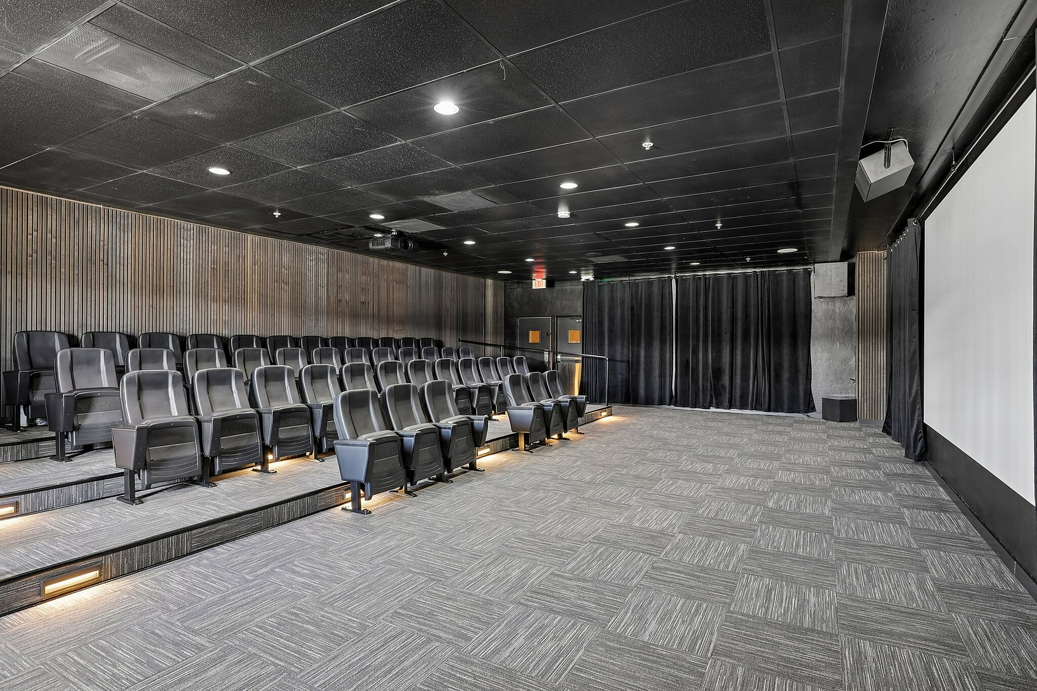 movie theatre at solaris at tucson