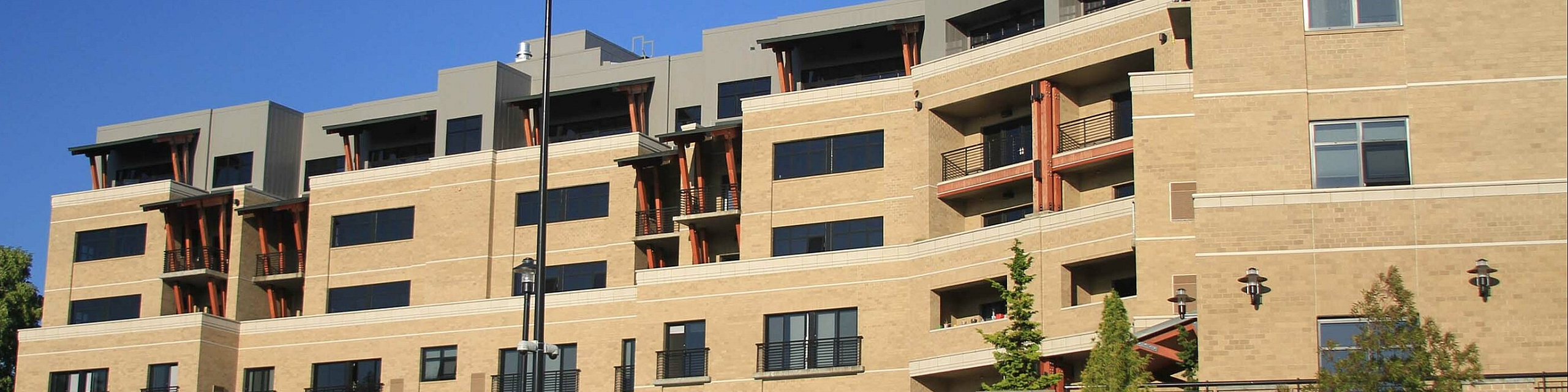 6 story apartment building the meridian