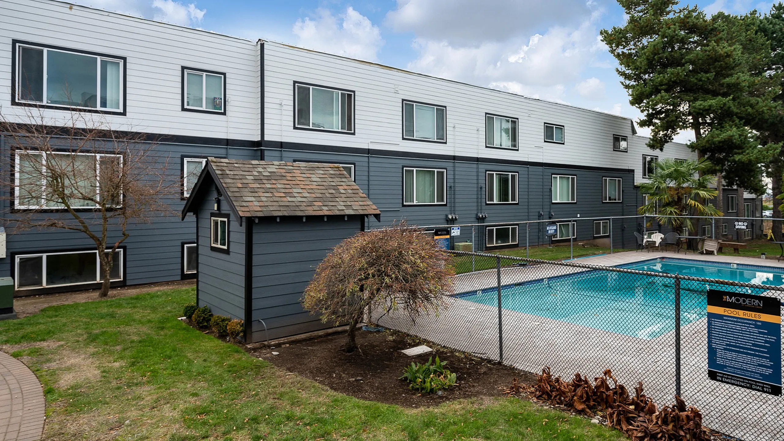 swimming pool at the modern at canyon creek
