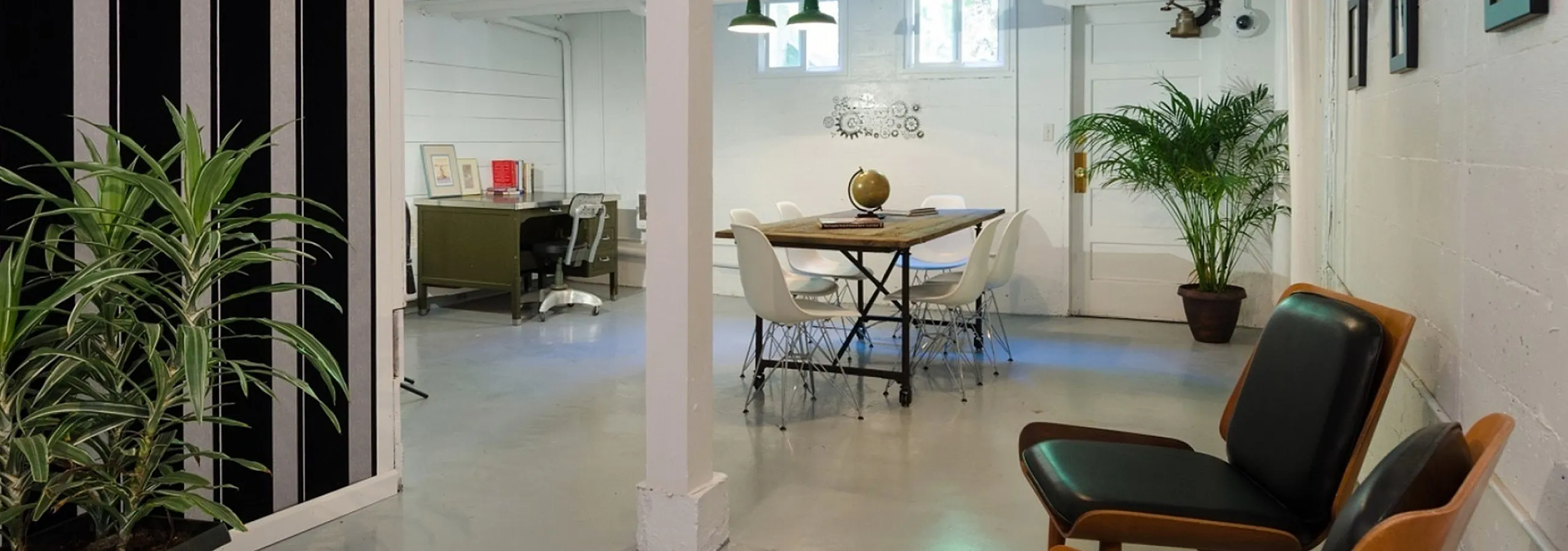 leasing office waiting lobby at park avenue gardens
