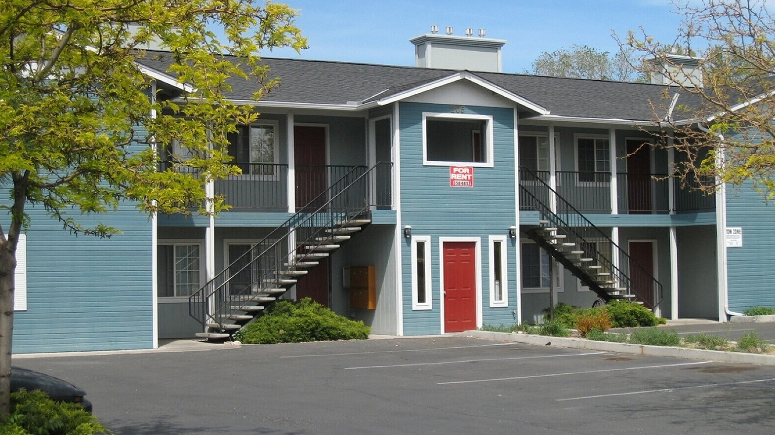 colonial court apartments