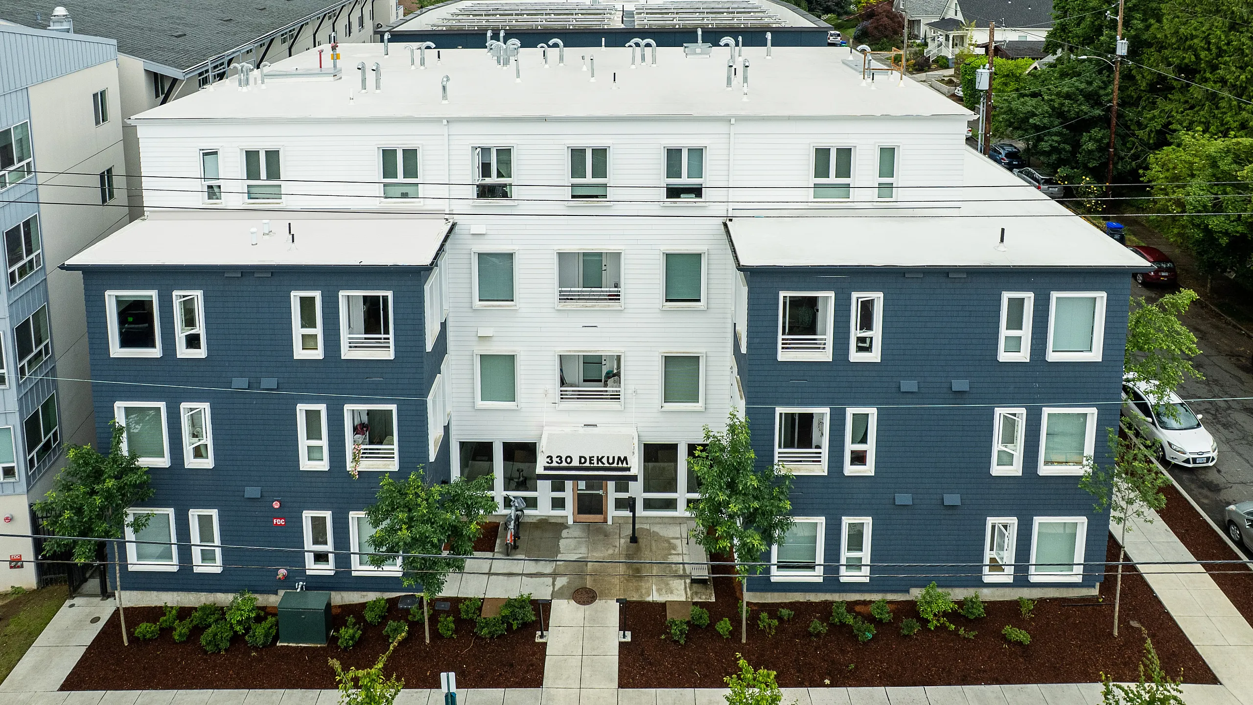 Front entrance to 330 dekum apartments