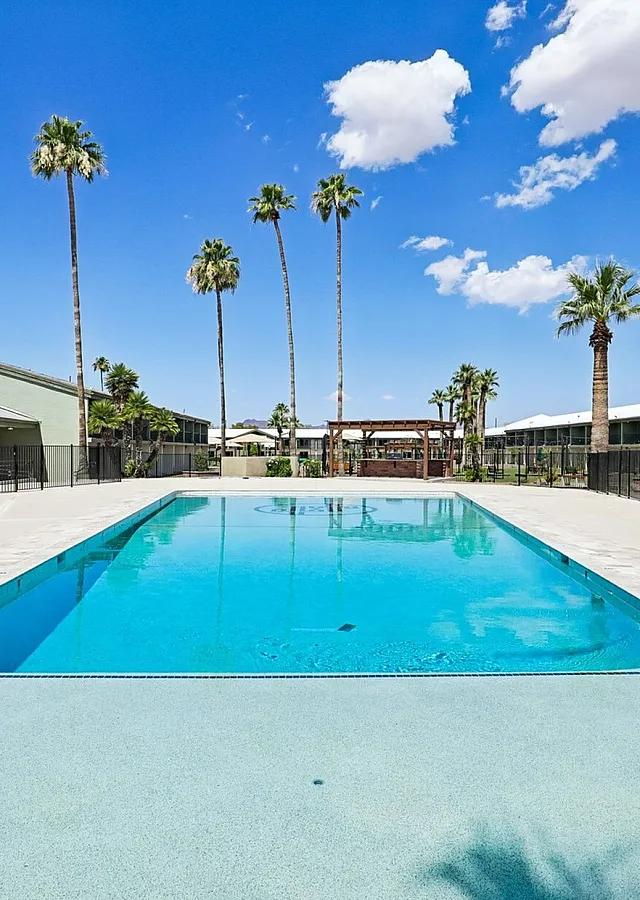 swimming pool at solaris at tucson