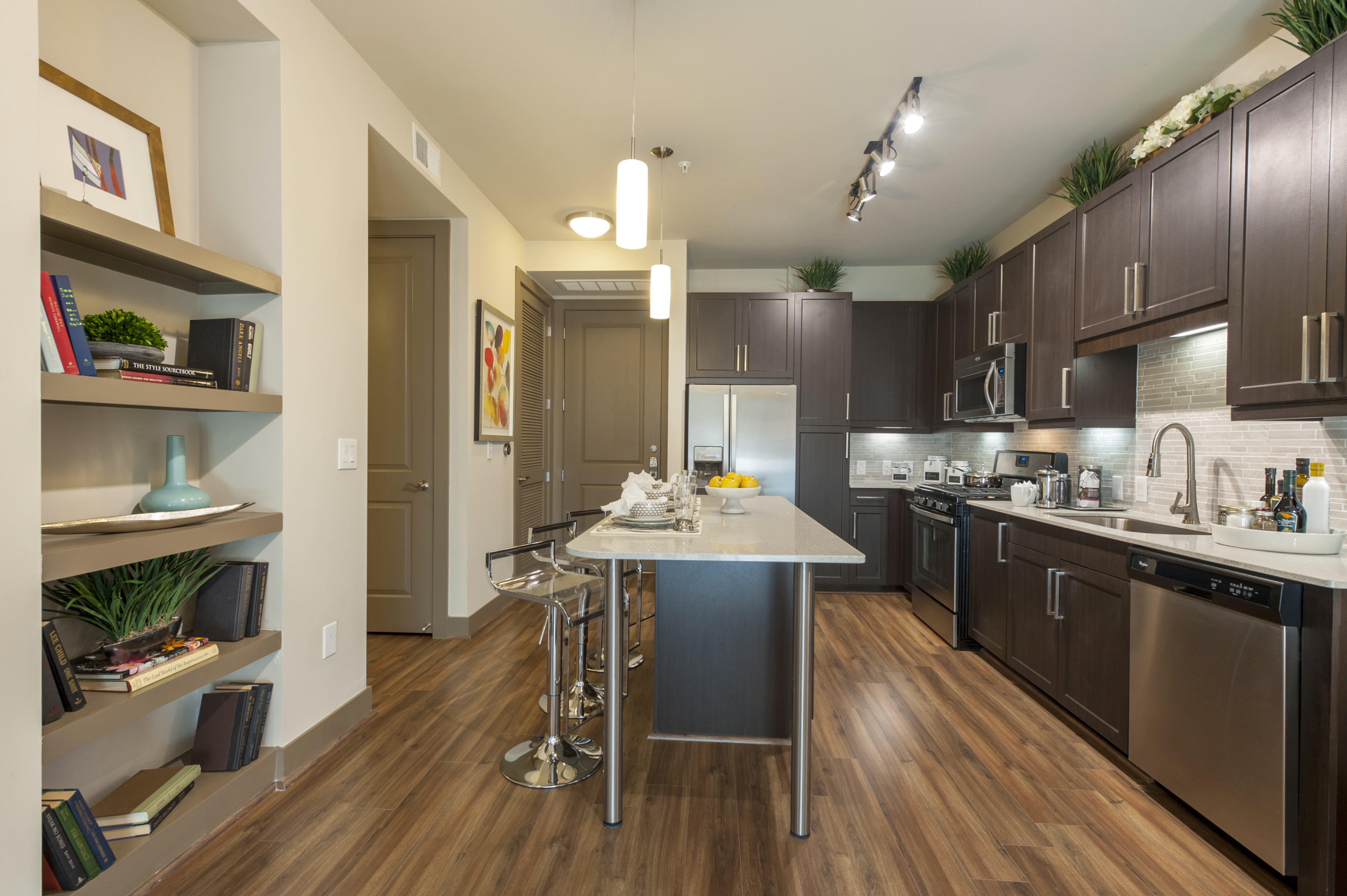 Pearl City Centre Kitchen and BookShelf