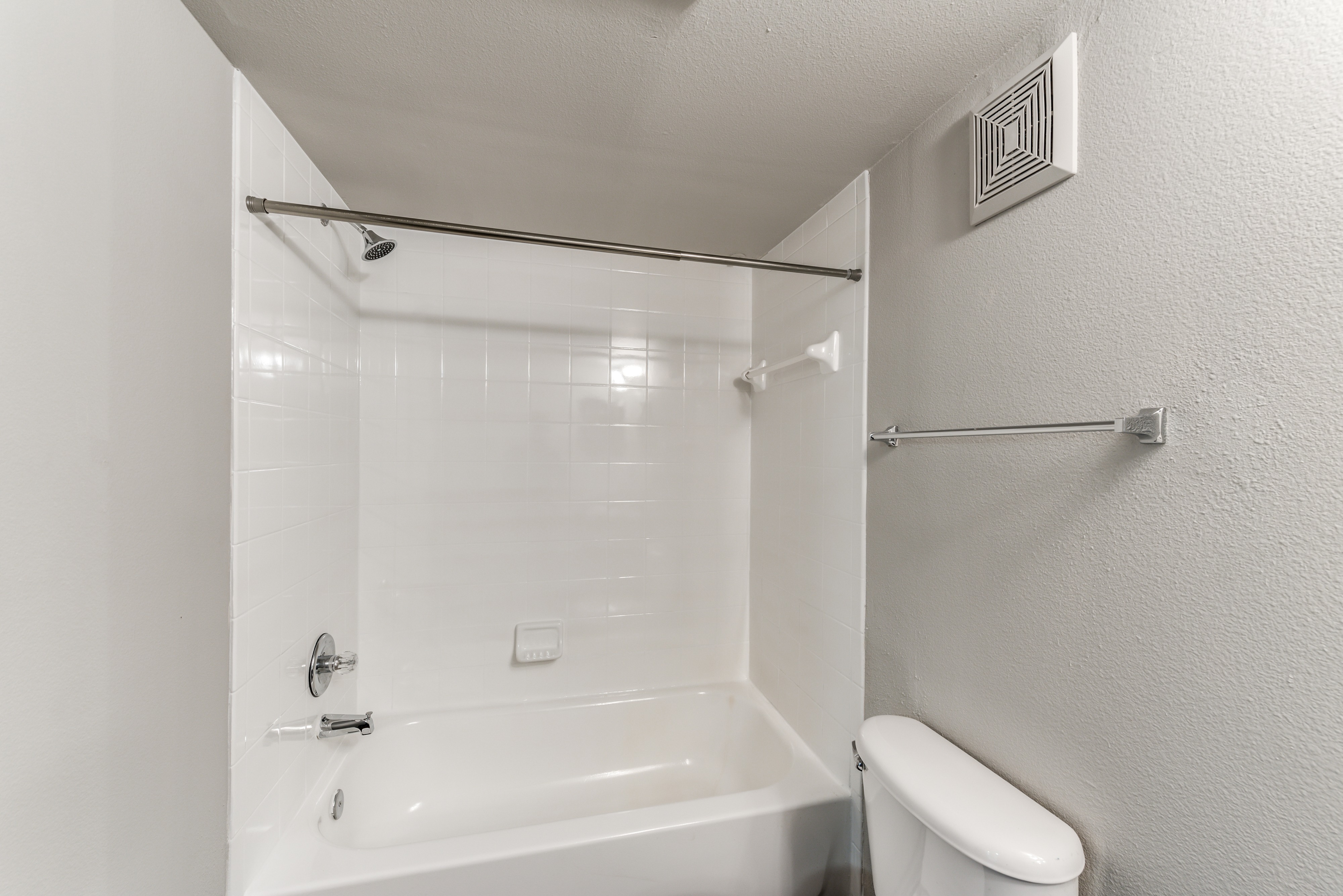 Scroll Our Stone Brook Photos—Baytown Apartments for Rent