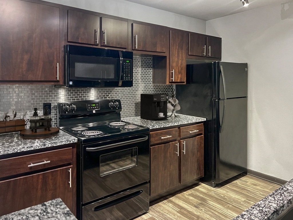 Scroll Our Stone Brook Photos—Baytown Apartments for Rent