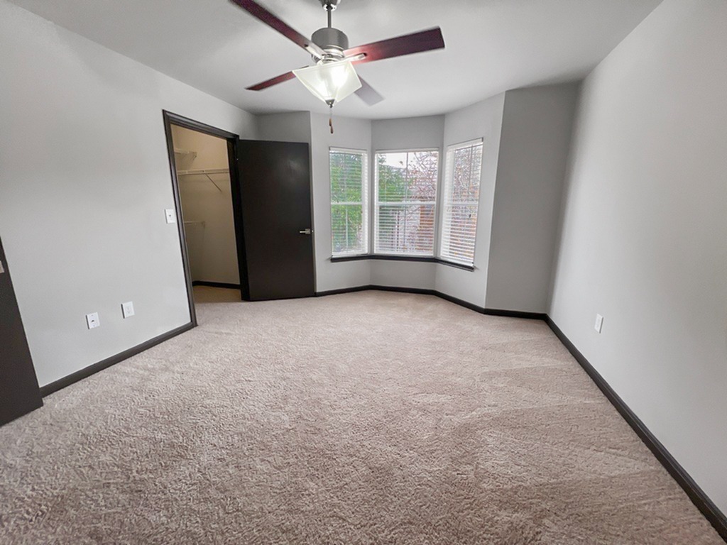 Scroll Our Stone Brook Photos—Baytown Apartments for Rent