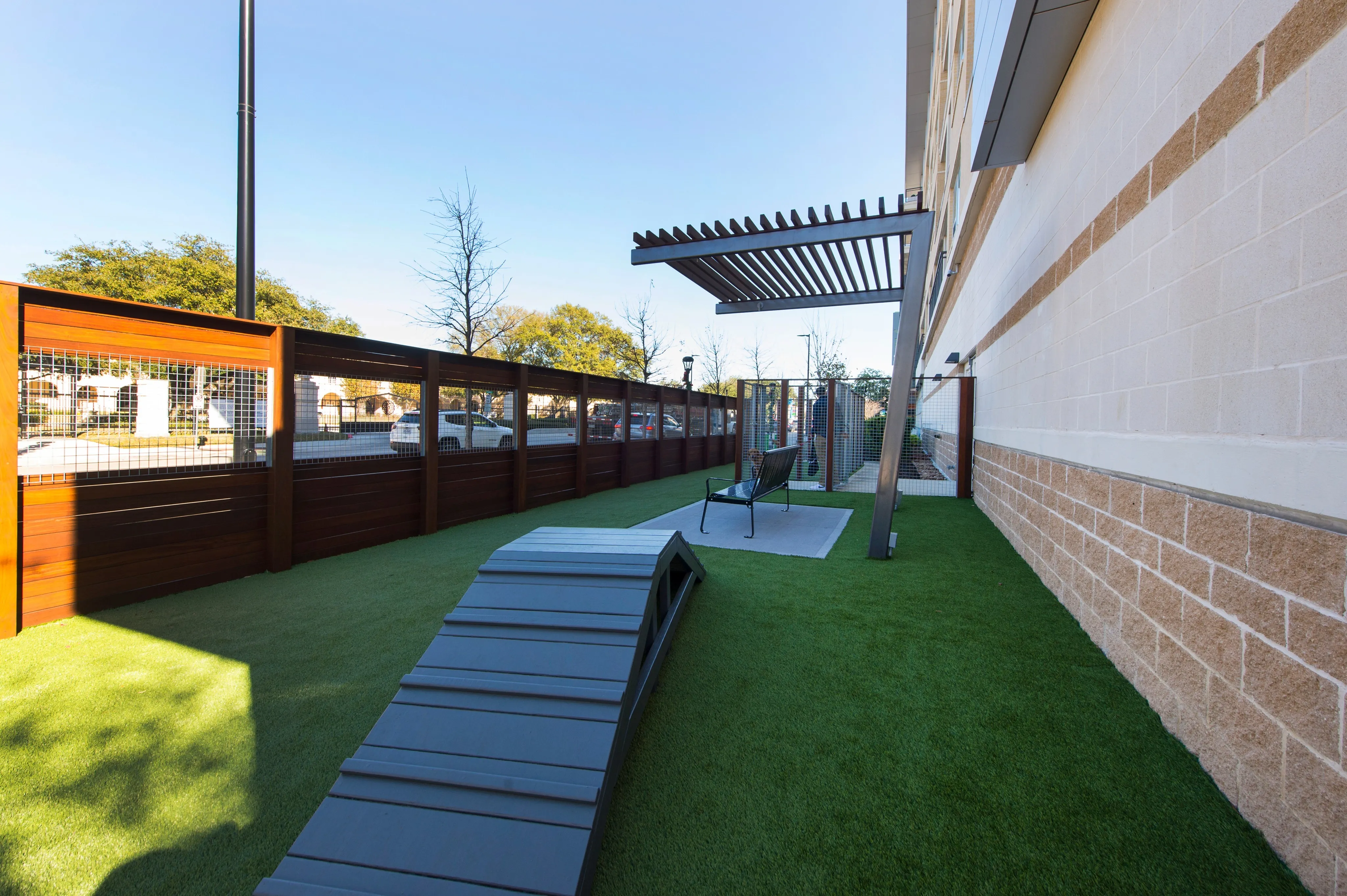 Pearl 21 Eleven Dog Park | Upper Kirby Apartments | Houston, TX Apartments
