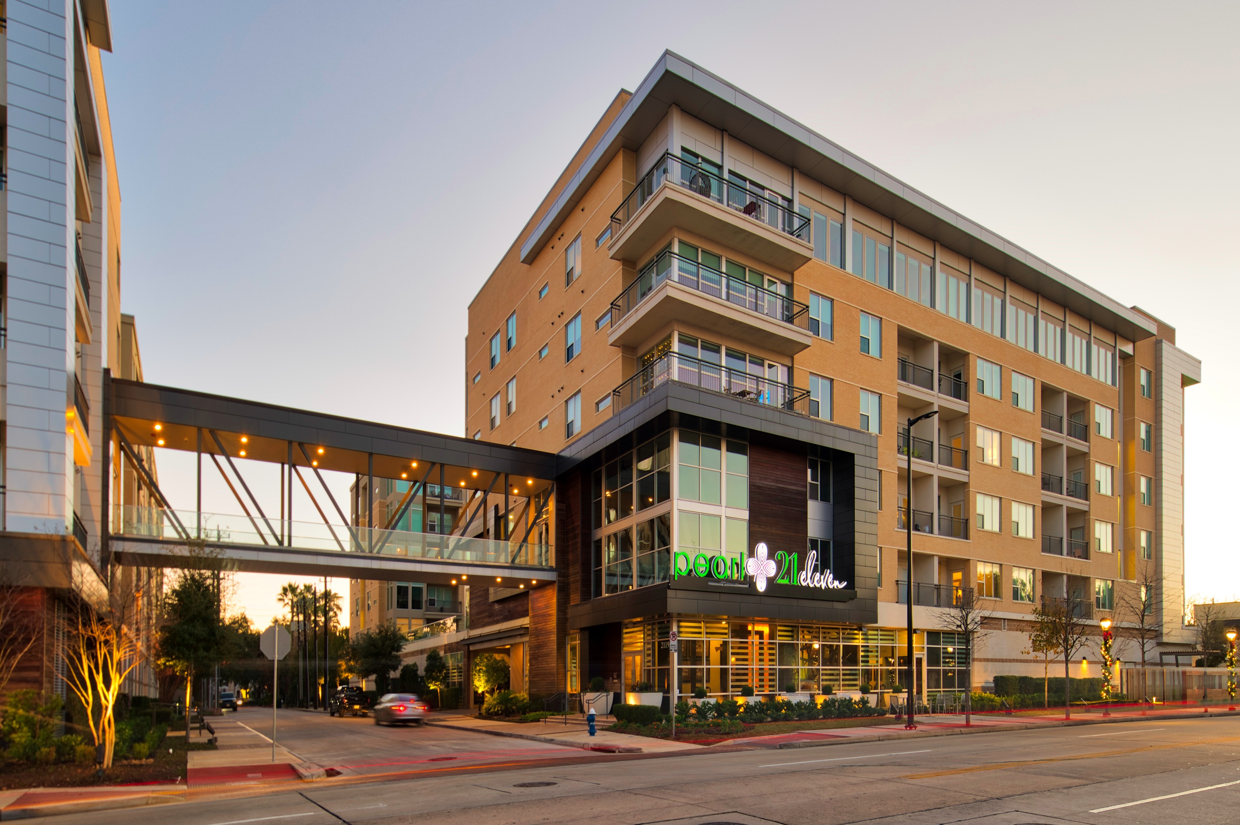 Pearl 21 Eleven Leasing Office | Upper Kirby Apartments | Apartments in Houston, TX