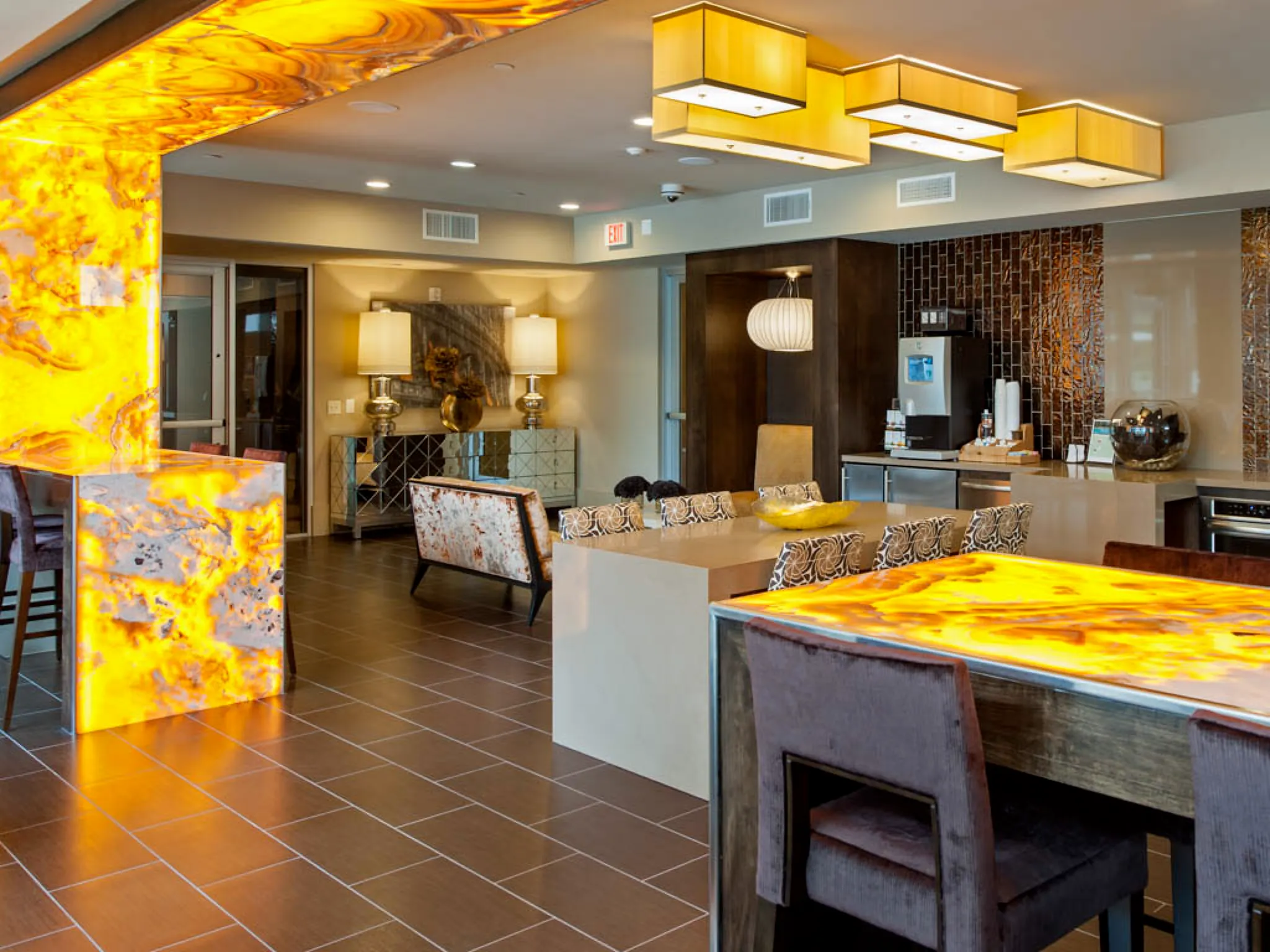 Pearl 21 Eleven Clubhouse | Upper Kirby Apartments | Apartments in Houston, TX