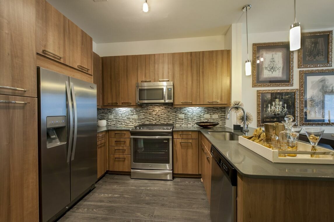 Pearl 21 Eleven Apartment Kitchen | Upper Kirby Apartments | Apartments in Houston, TX