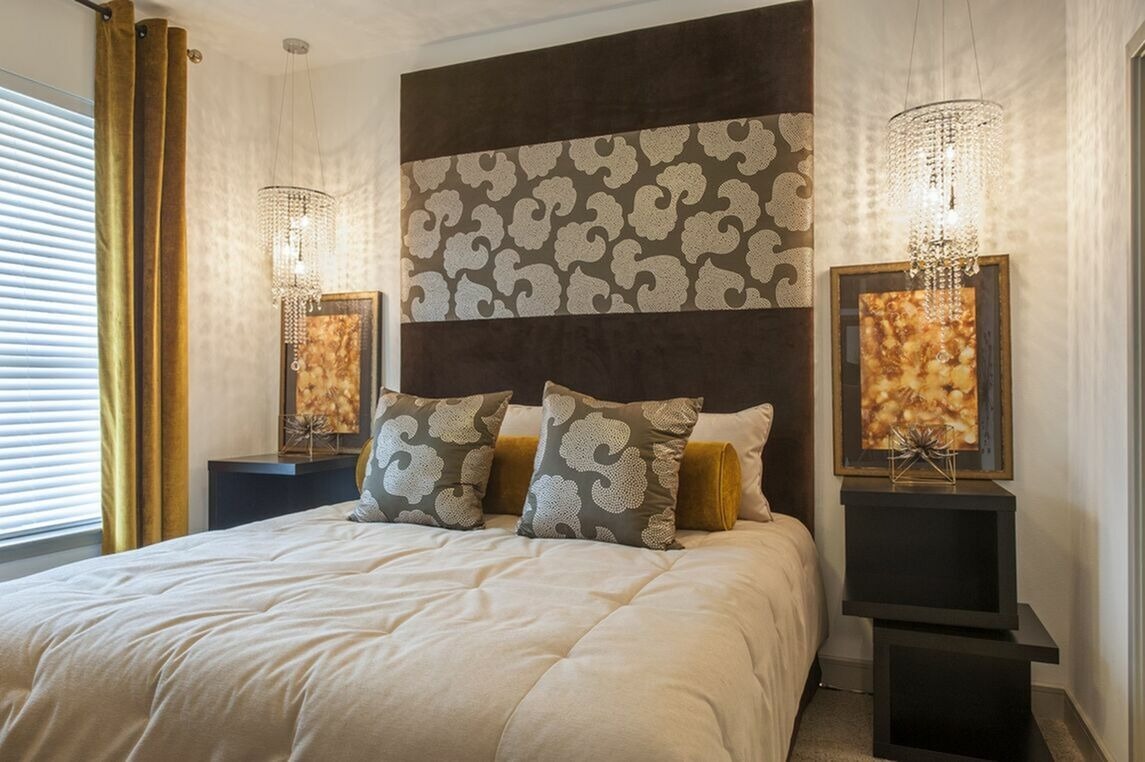 Pearl 21 Eleven Apartment Bedroom | Upper Kirby Apartments | Apartments in Houston, TX