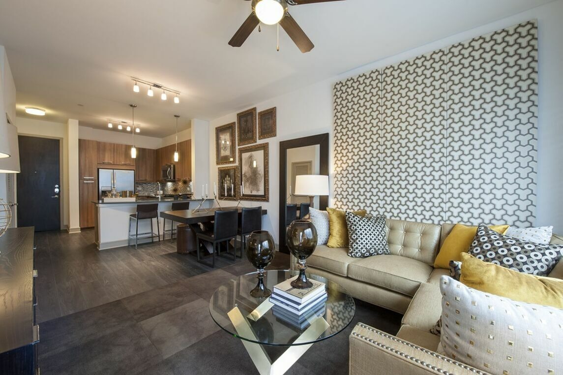 Pearl 21 Eleven Apartment Living Room | Upper Kirby Apartments | Apartments in Houston, TX