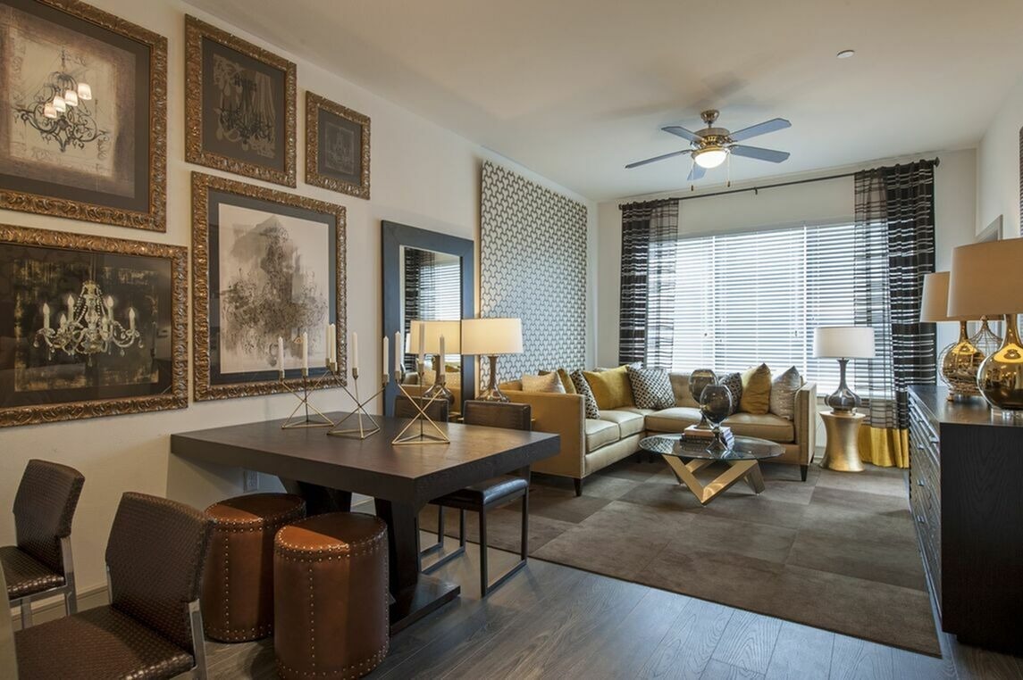 Pearl 21 Eleven Apartment Dinning Room and Living Room | Upper Kirby Apartments | Apartments in Houston, TX