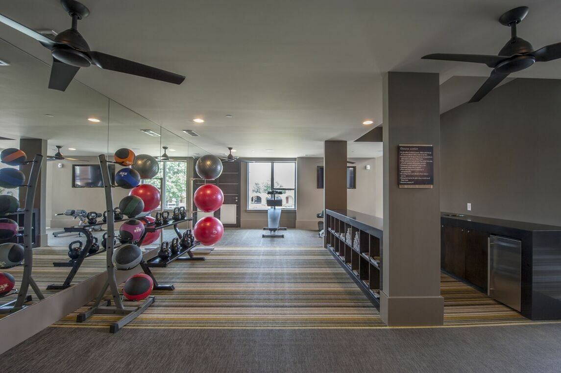 Pearl 21 Eleven Spin Room | Upper Kirby Apartments | Apartments in Houston, TX