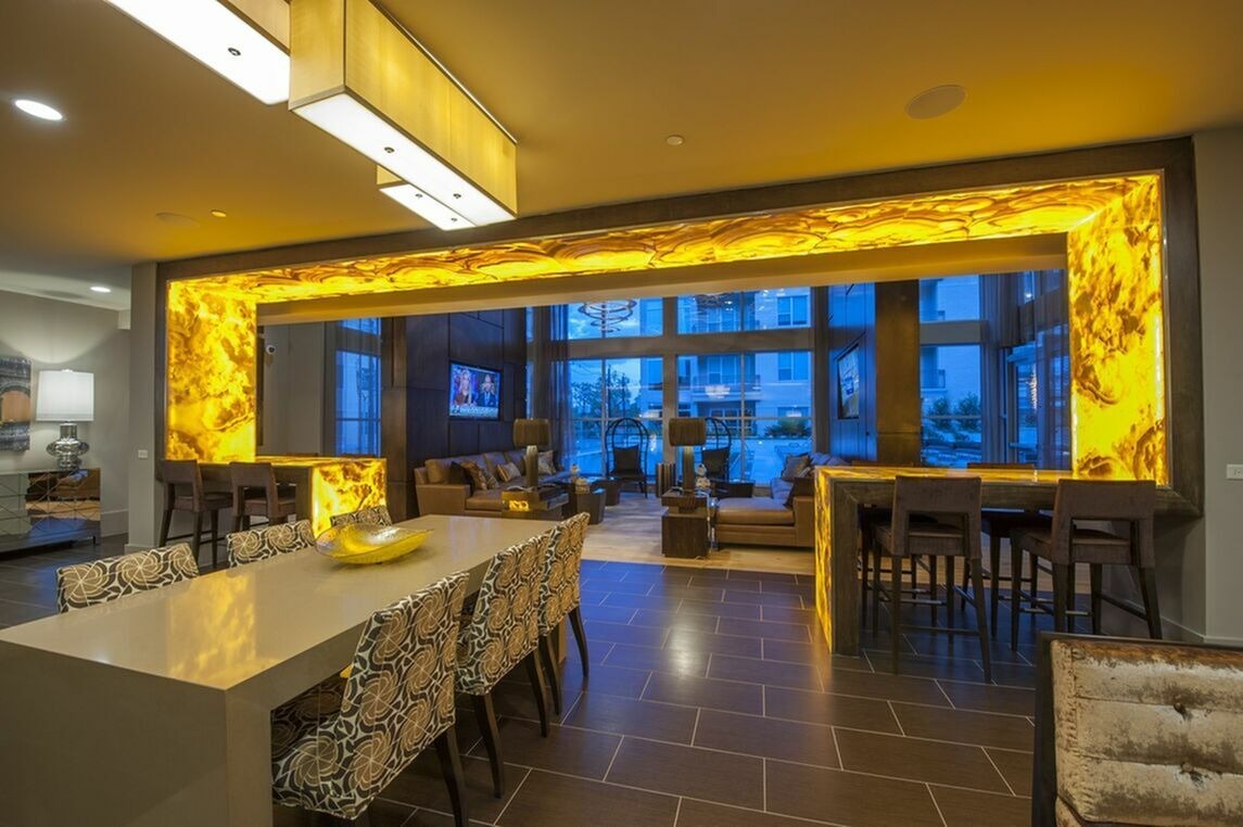 Pearl 21 Eleven Clubhouse | Upper Kirby Apartments | Apartments in Houston, TX