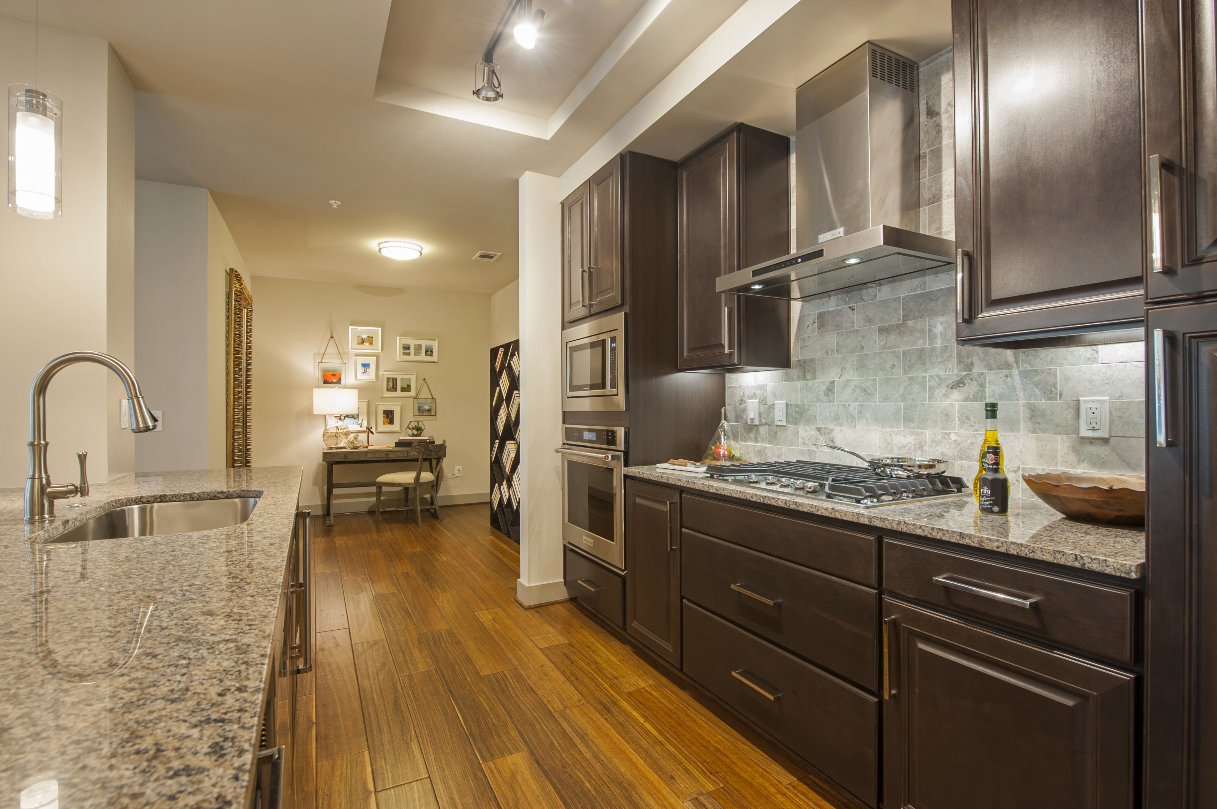 Pearl Residences at City Centre Apartment Kitchen | Houston, TX Apartments | Houston CityCentre Apartments