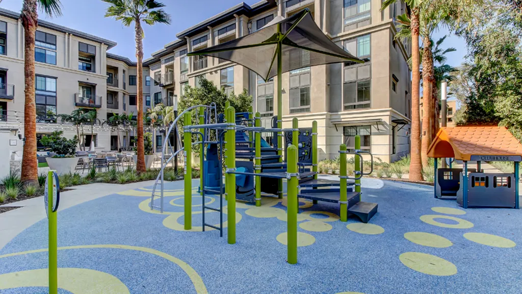 View Photos of The Murphy Apartments for Rent in Irvine, CA