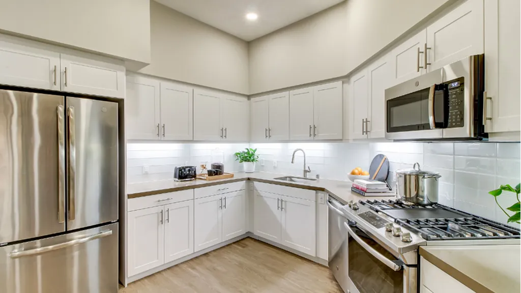 The Murphy Kitchen | Apartments in Irvine |, CA Apartments