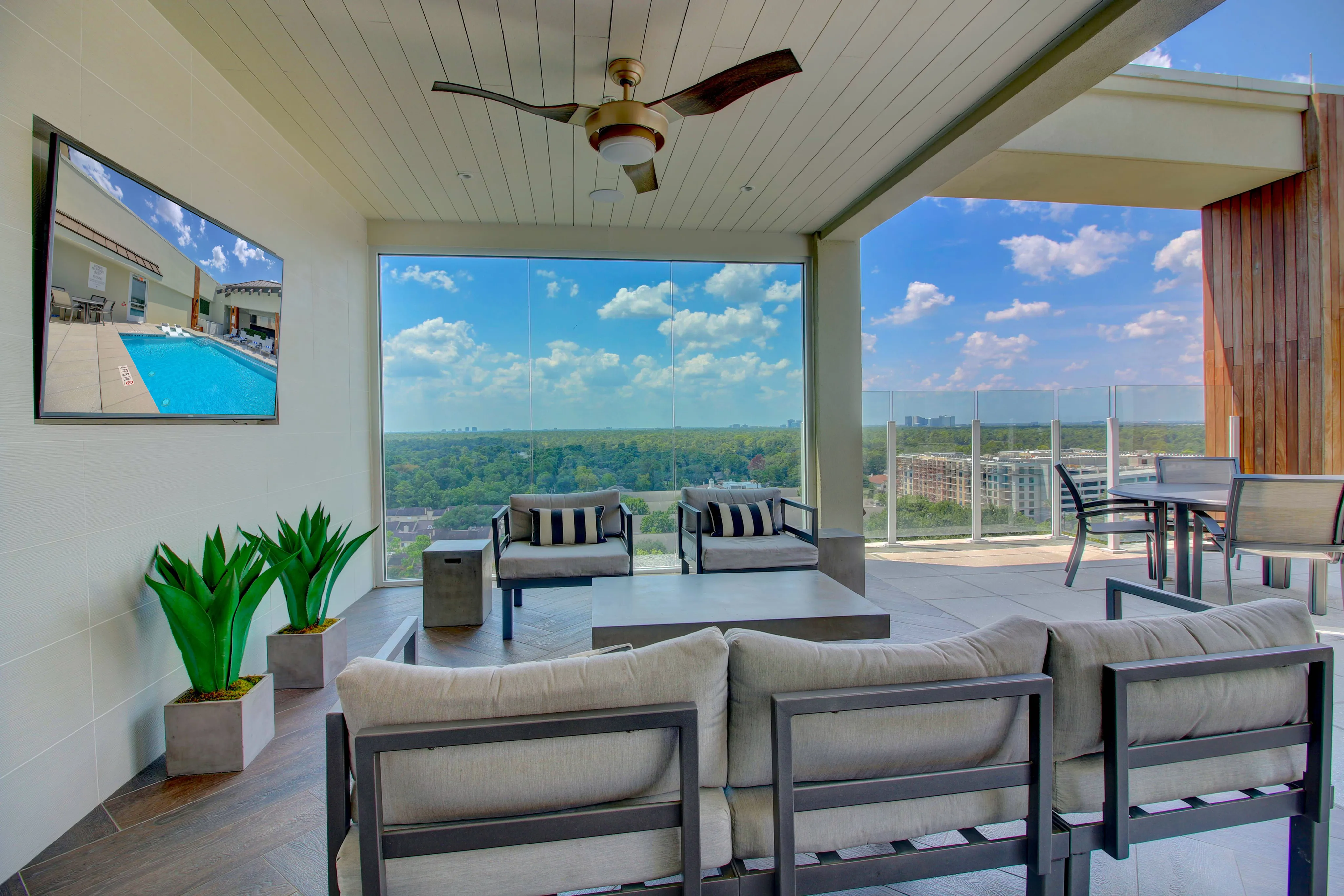The Fountains at Memorial City Pool Deck | Memorial City Living | Houston,TX Apartments
