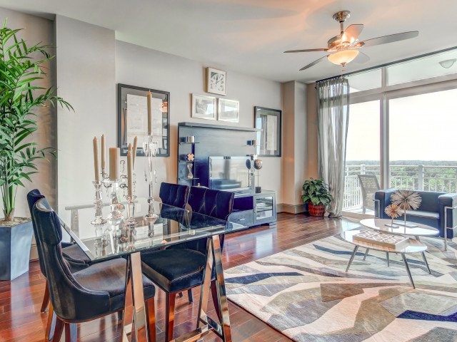 The Fountains at Memorial City Living and Dinning | Memorial City Living | Houston,TX Apartments