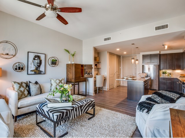 The McCarthy at Memorial City | Houston, TX Apartments | Apartments in Houston, TX