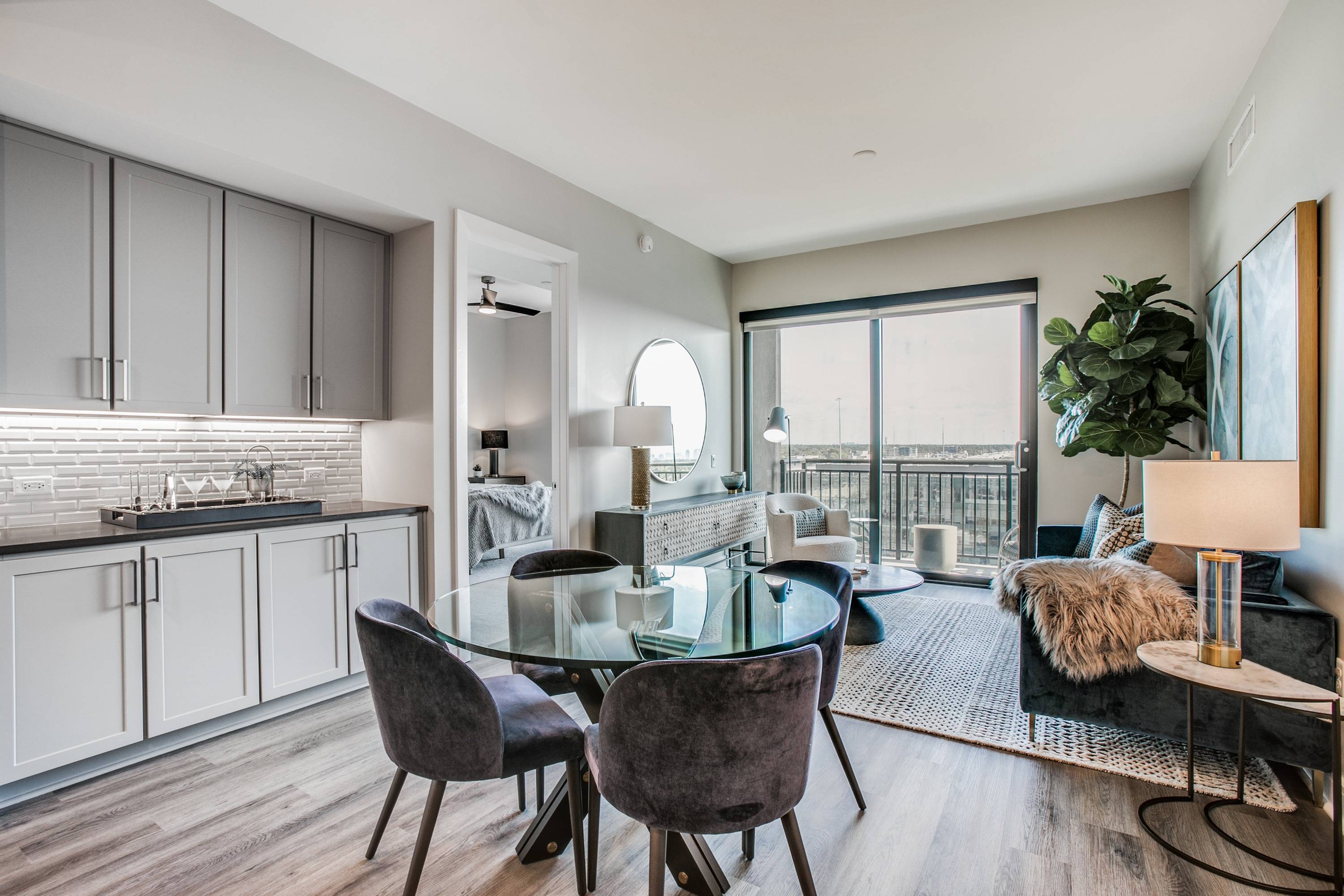 The McKinley at Memorial City Dinning and View | Memorial City Living | Hoston,TX Apartments