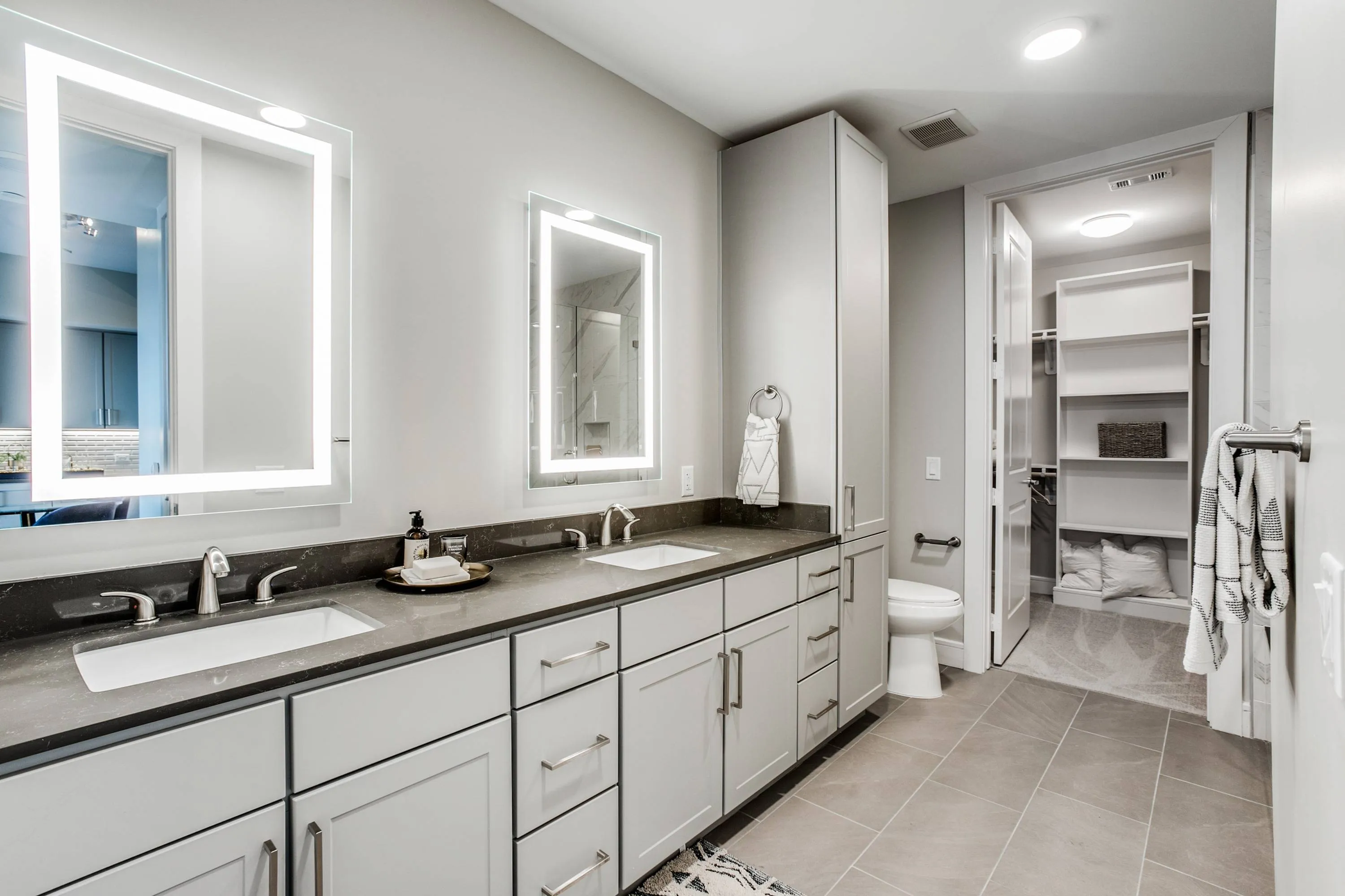The McKinley at Memorial City LED mirror | Memorial City Living | Hoston,TX Apartments