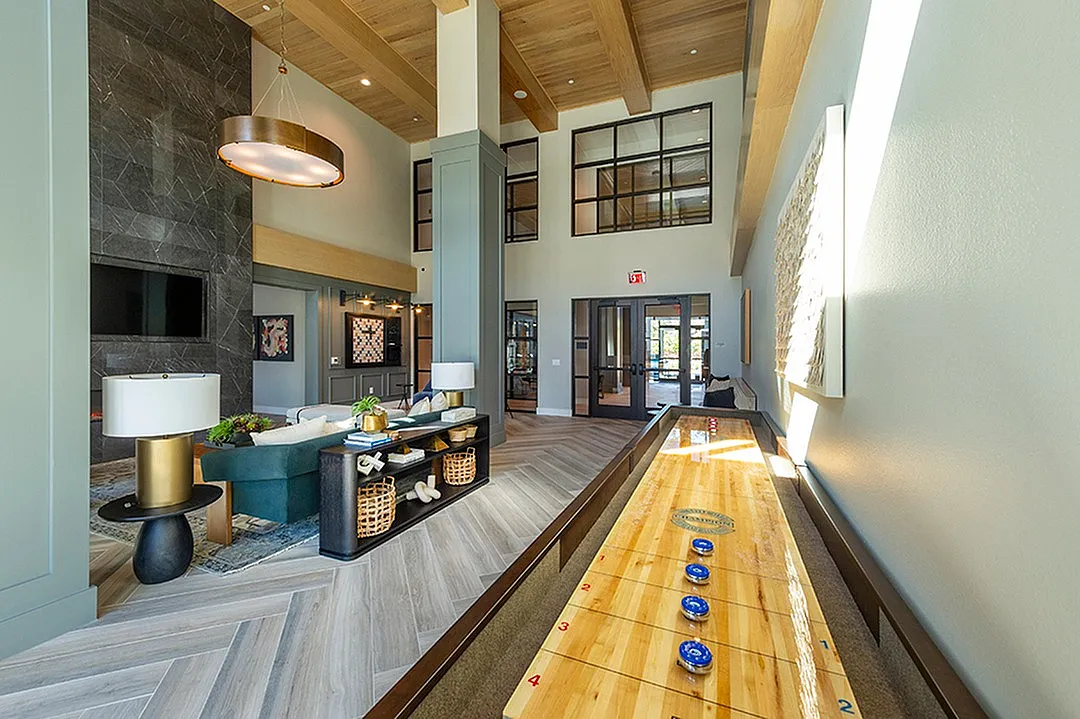 Spacious and elegant lounge | Caroline at Memorial | Houston, Texas