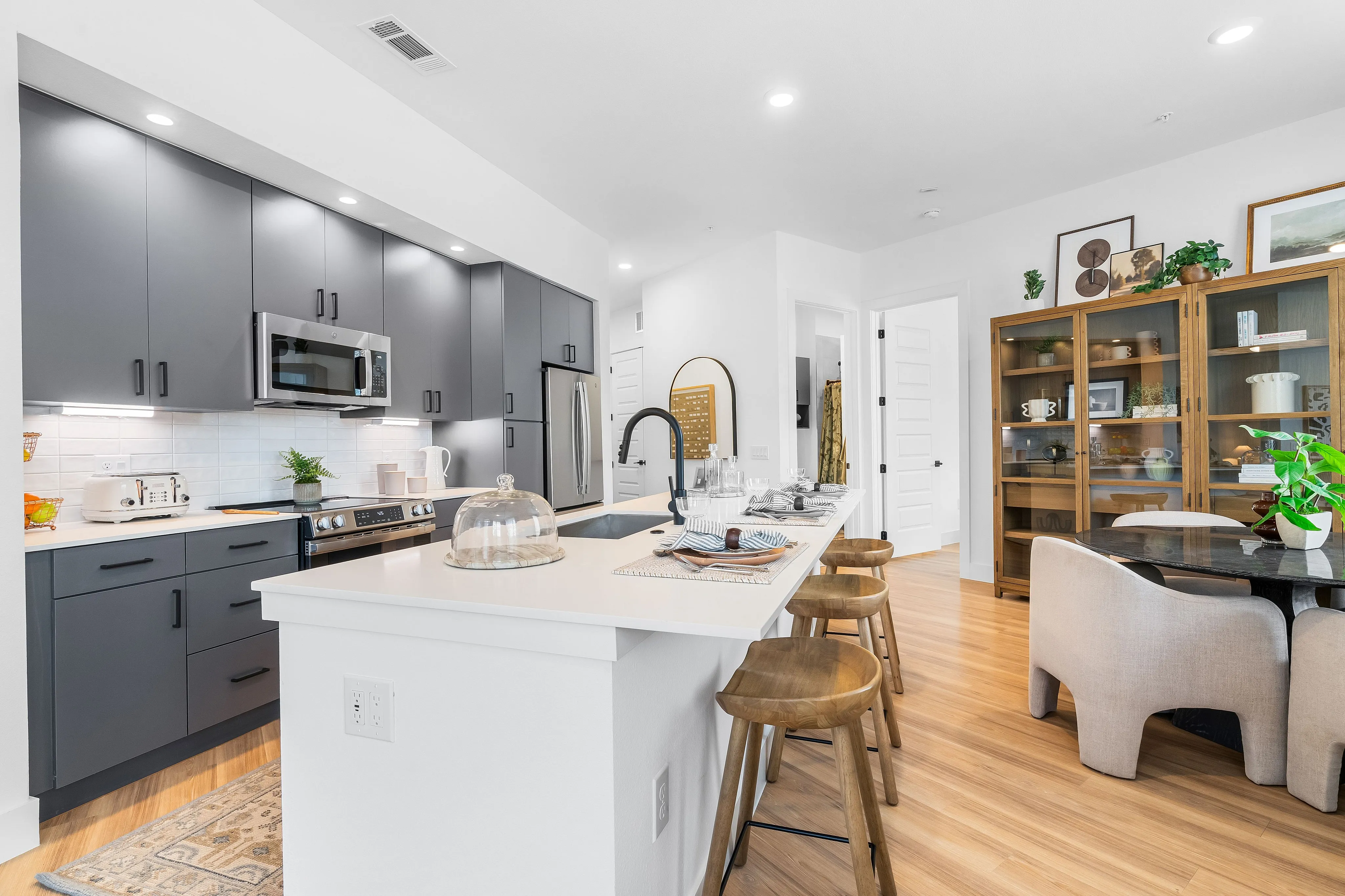 houston apartments | apartments near memorial city | apartments zoned to Katy ISD | apartments near hwy6 | Modern open-concept kitchen | Caroline at Memorial | Houston, Texas