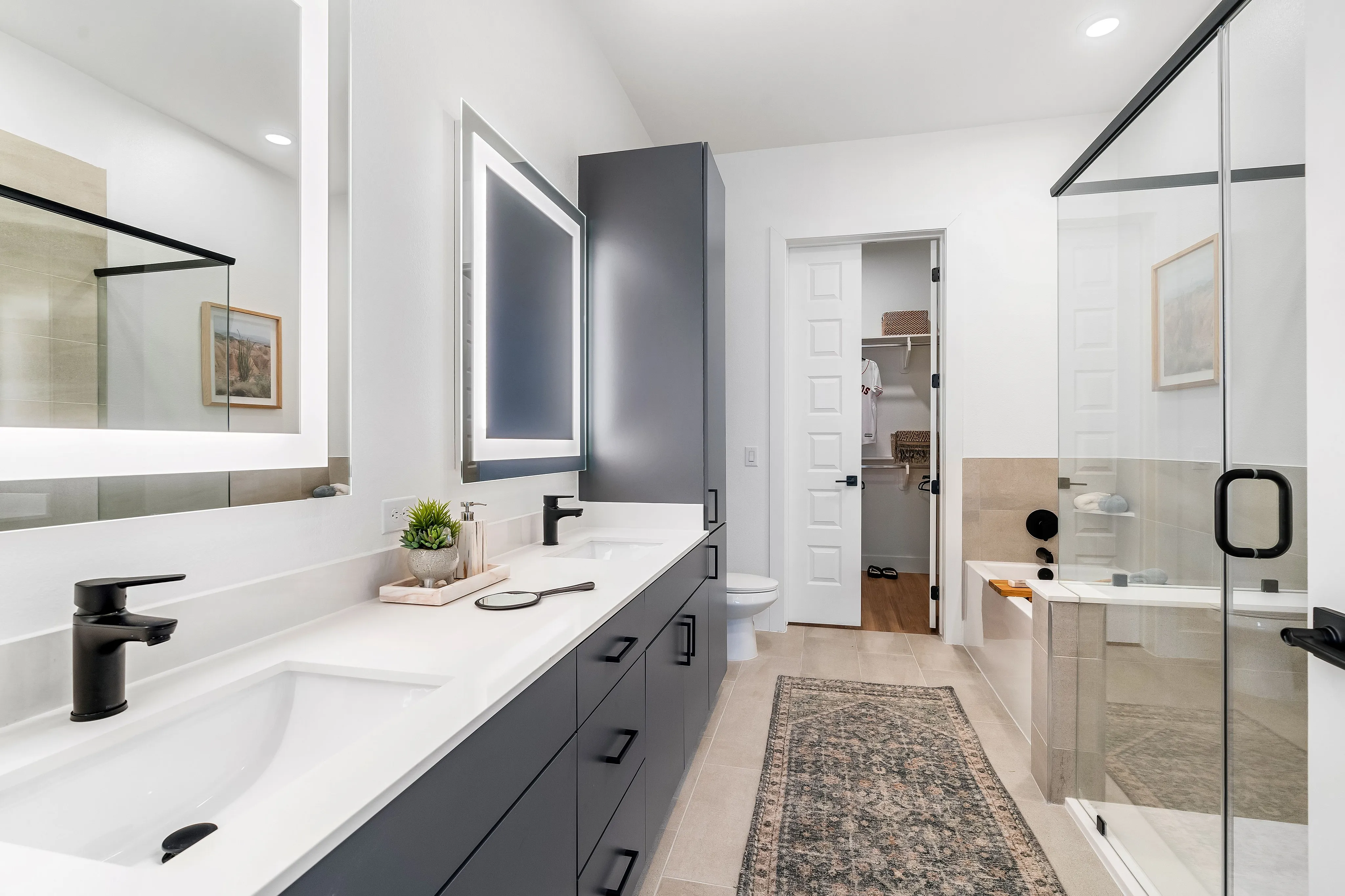 houston apartments | apartments near memorial city | apartments zoned to Katy ISD | apartments near hwy6 |Luxurious bathroom | Caroline at Memorial | Houston, Texas