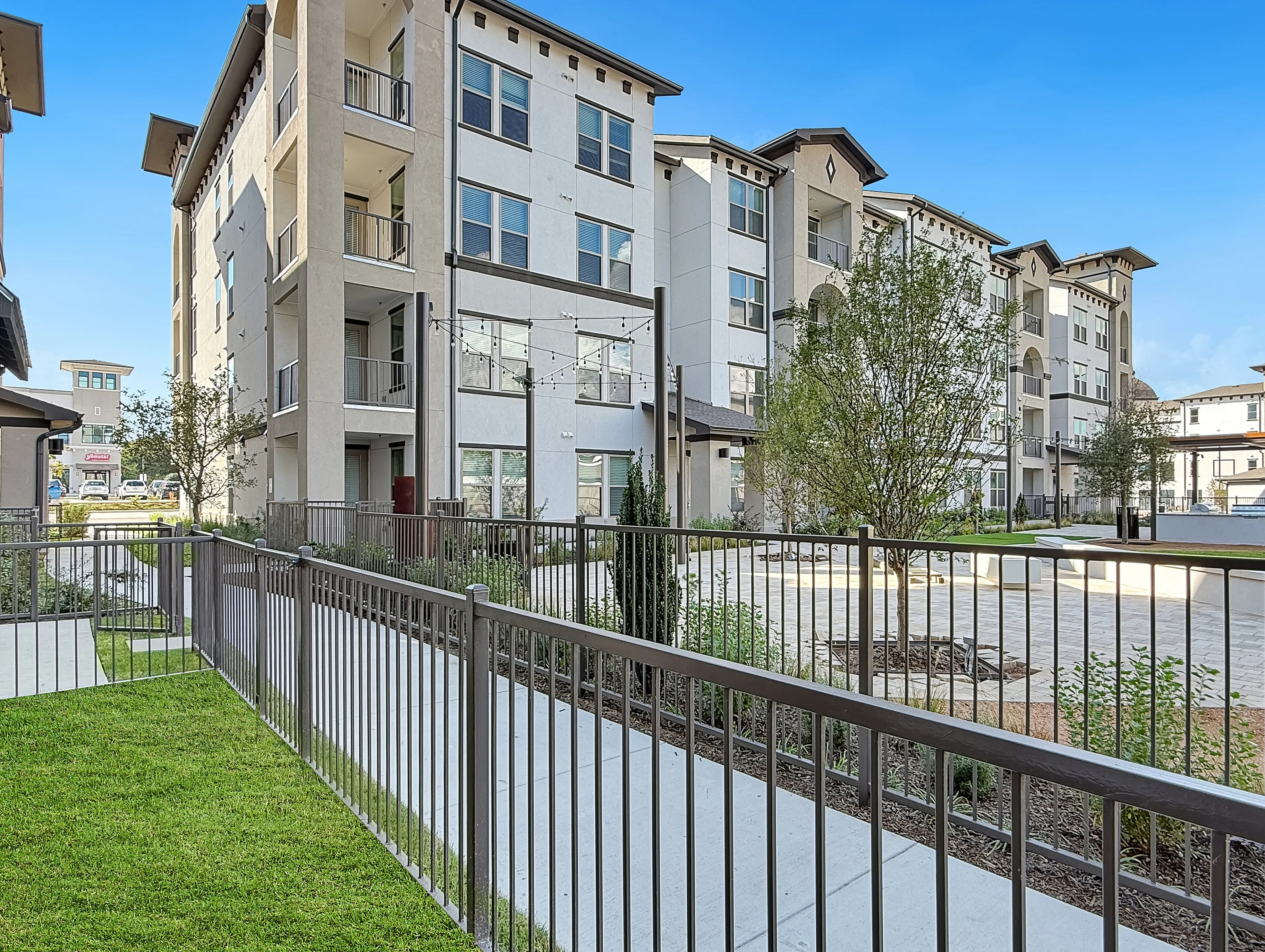 Caroline Florence | Apartments in McKinney Texas | McKinney Apartments Caroline Florence | New Apartments in McKinley, TX