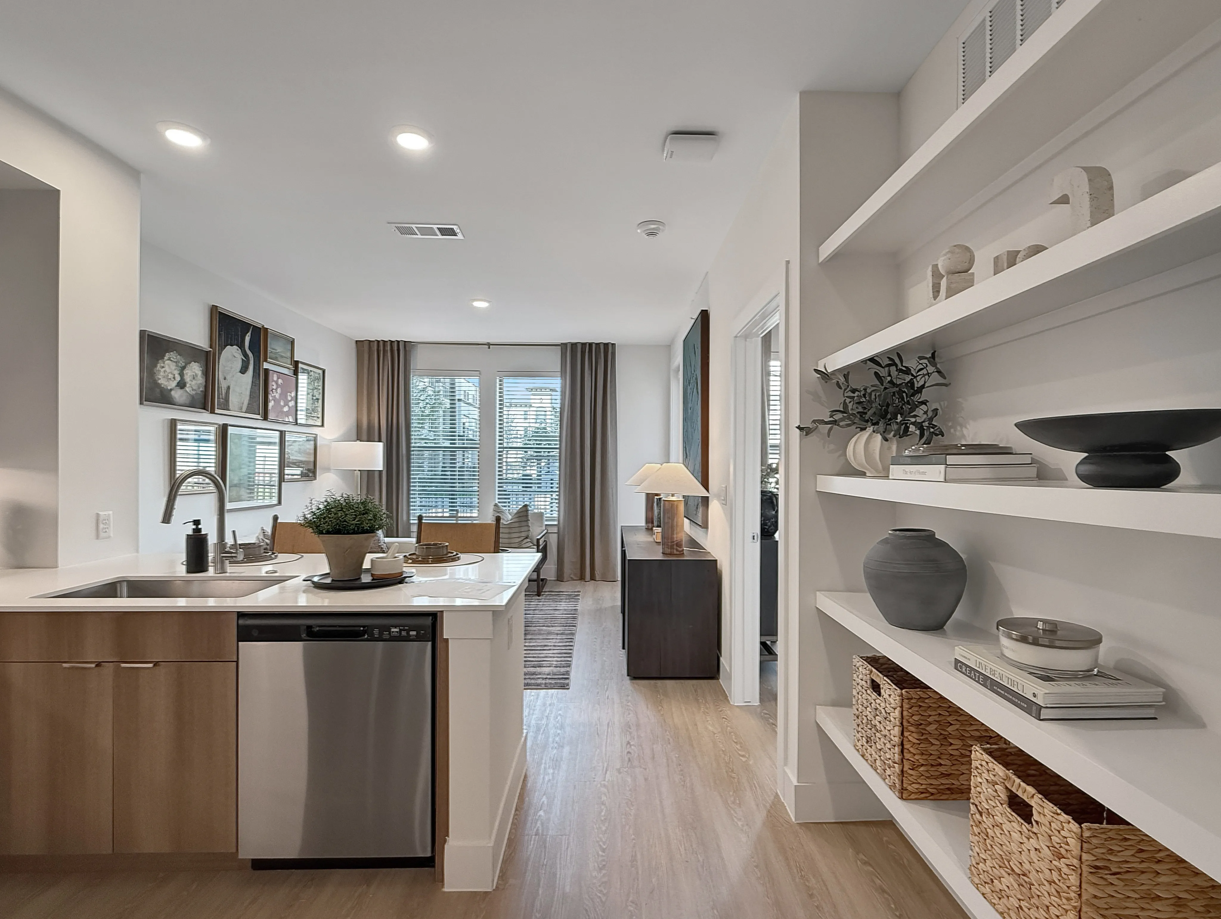 Caroline Florence | Apartments in McKinney Texas | McKinney Apartments Caroline Florence | New Apartments in McKinley, TX