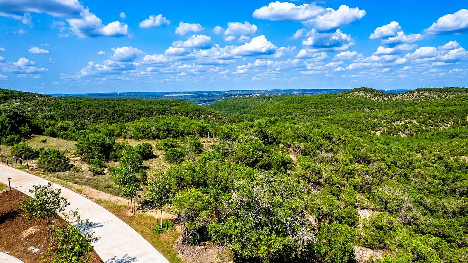 bee cave apartments | apartments in bee cave | new bee cave apartments | bee cave homes | rental homes in bee cave | Pearl Bee Cave Views | Apartments with Views | Pearl Bee Cave, TX apartments