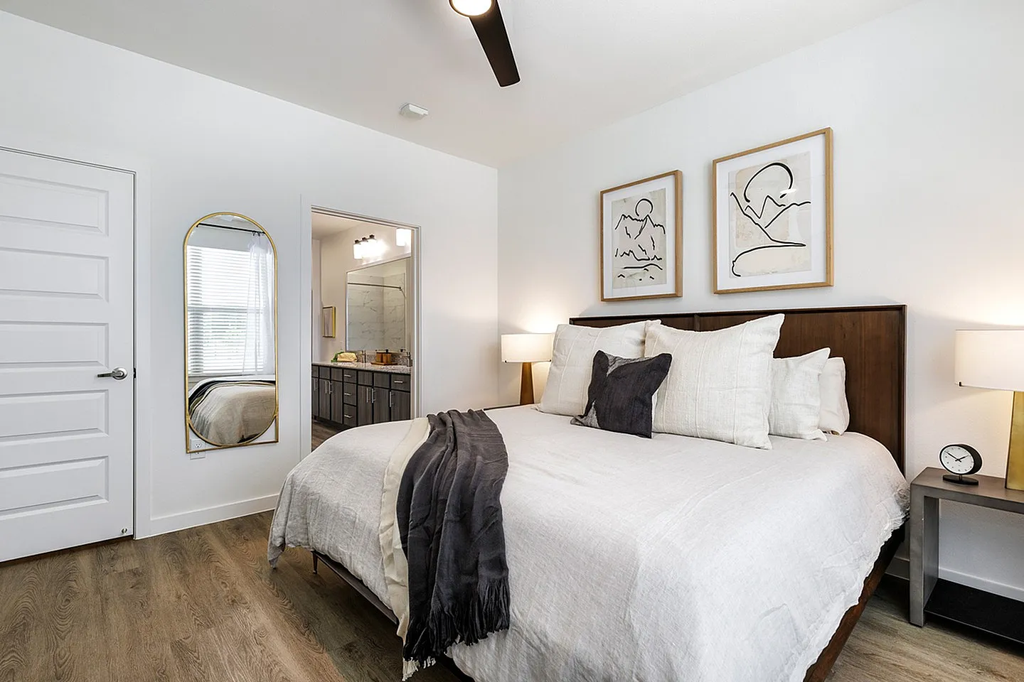 Caroline Longhorn Quarry | San Antonio Apartments | Apartments in San Antonio, TX