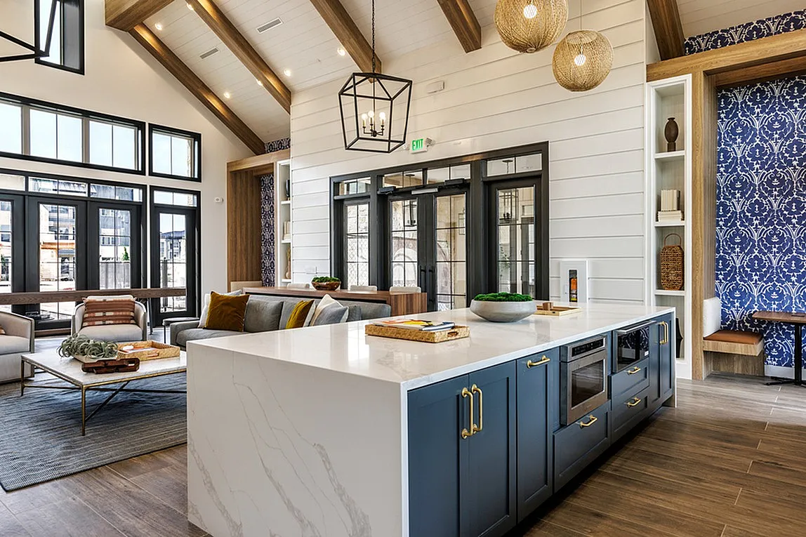 Caroline Longhorn Quarry | San Antonio Apartments | Apartments in San Antonio, TX