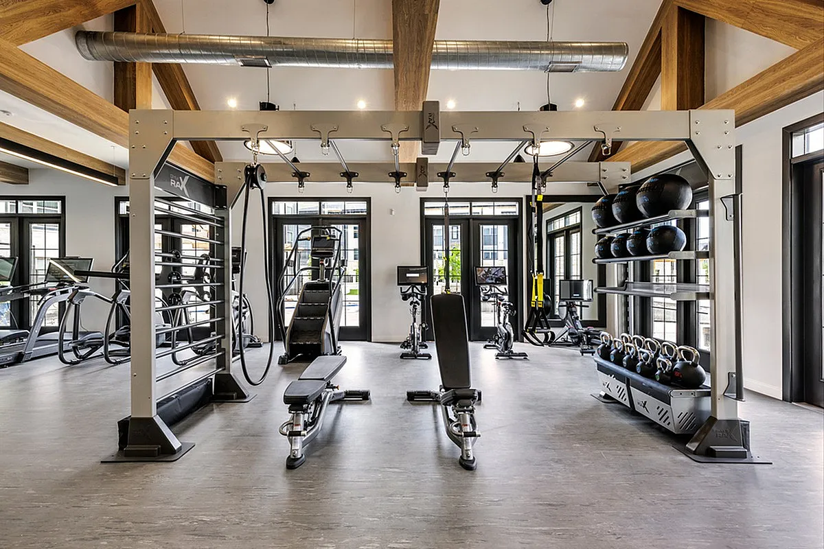 Caroline Longhorn Quarry | San Antonio Apartments | Apartments in San Antonio, TX
